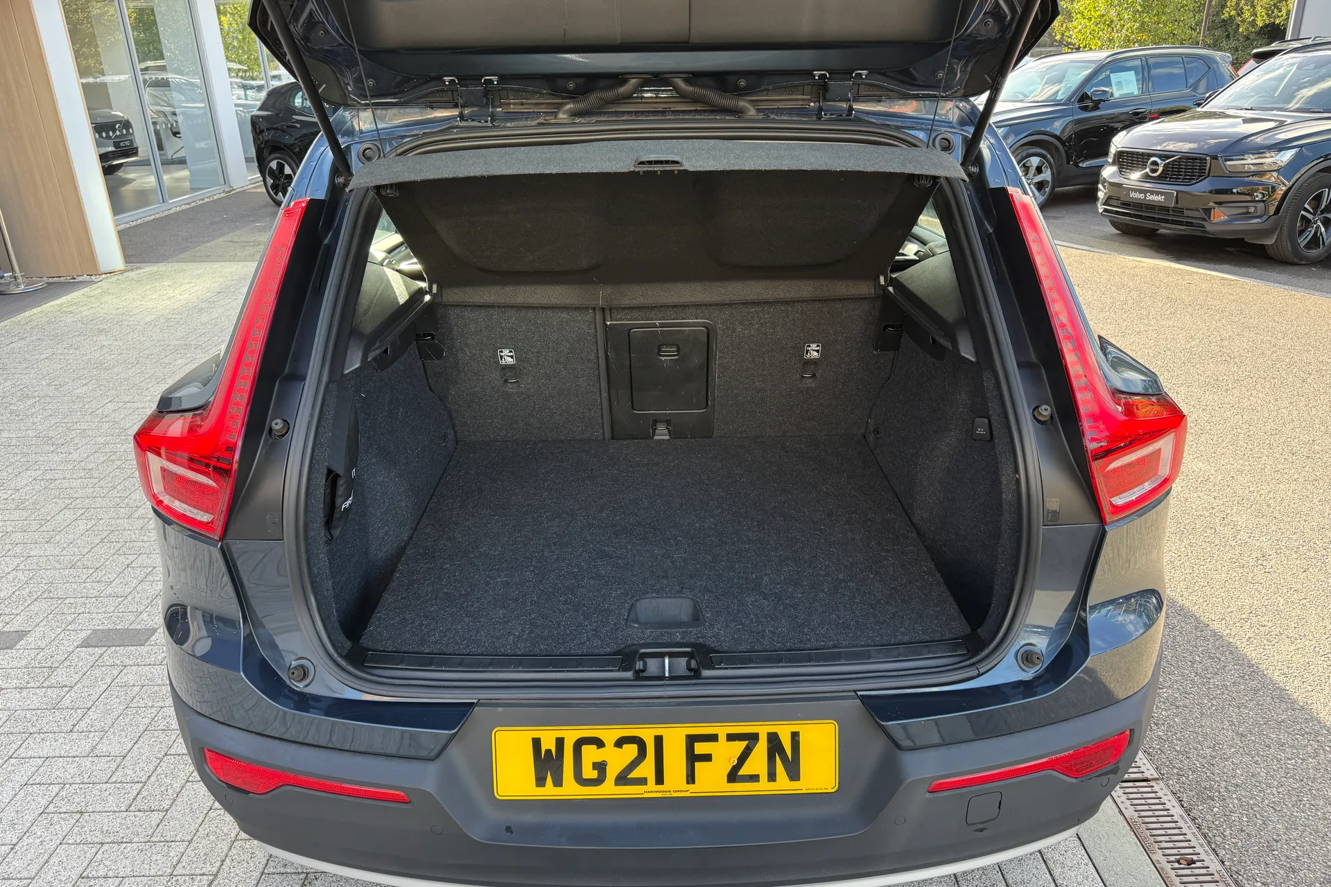 Volvo XC40 thumbnail image number 21