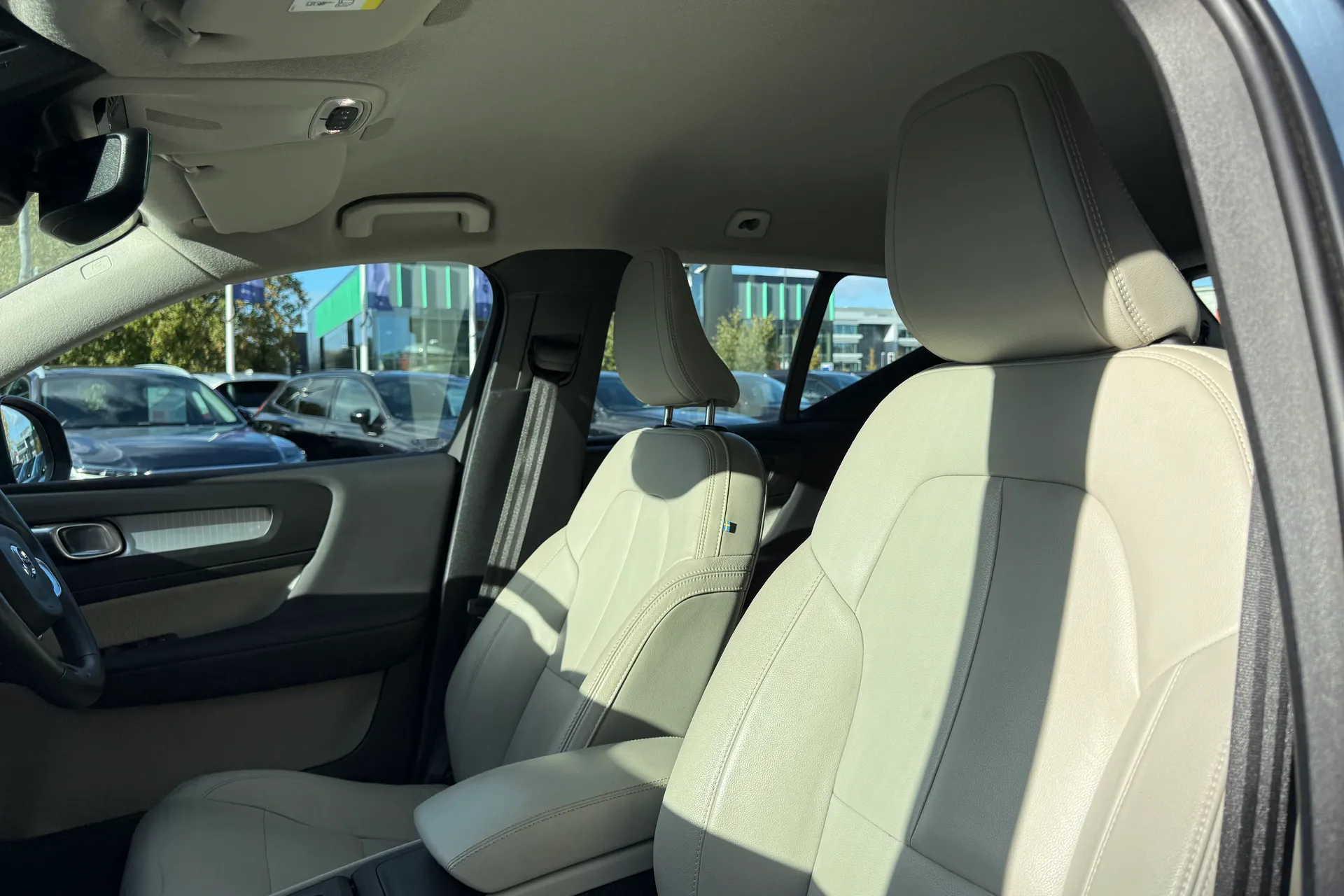 Volvo XC40 thumbnail image number 28