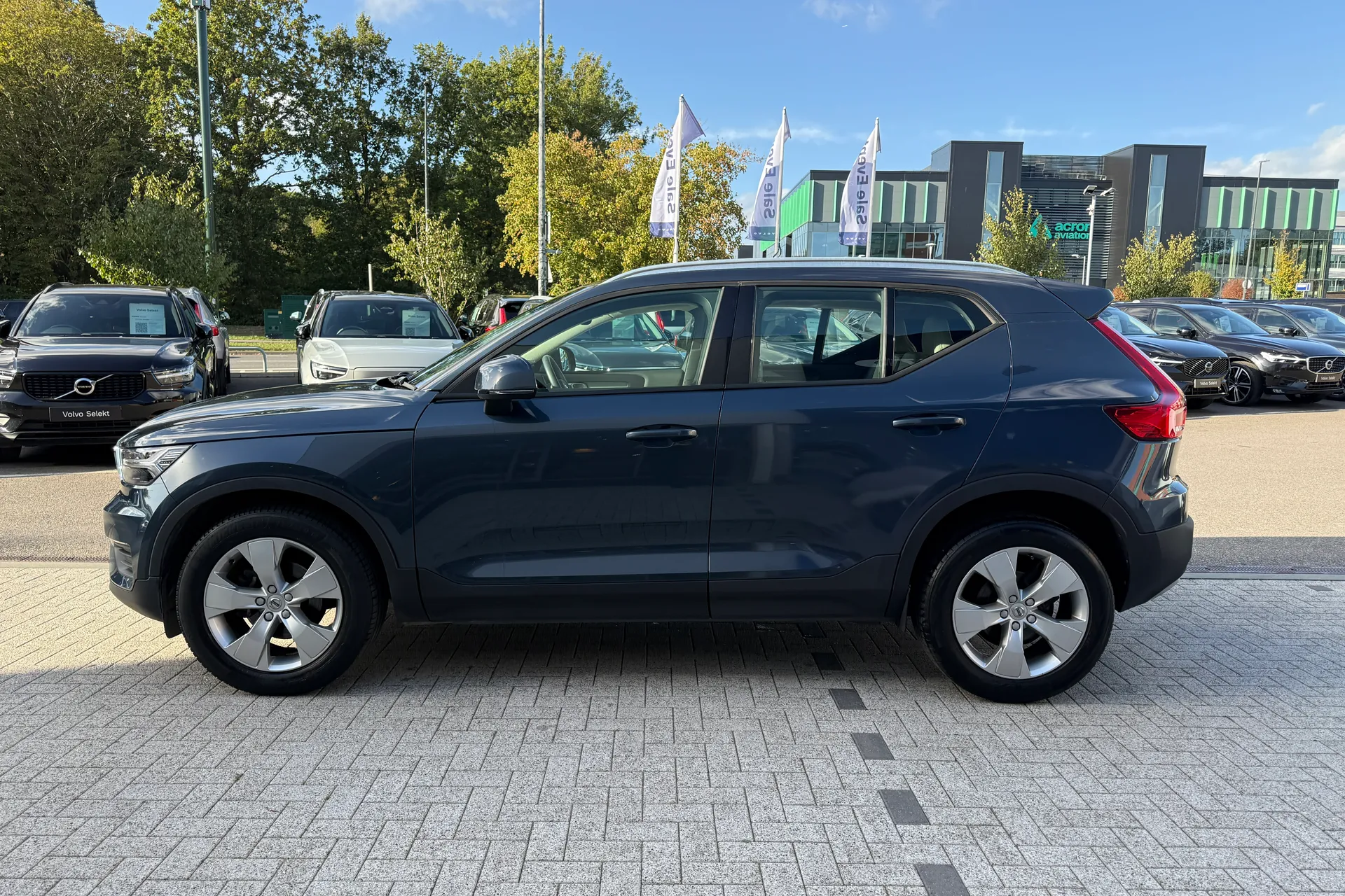 Volvo XC40 thumbnail image number 11