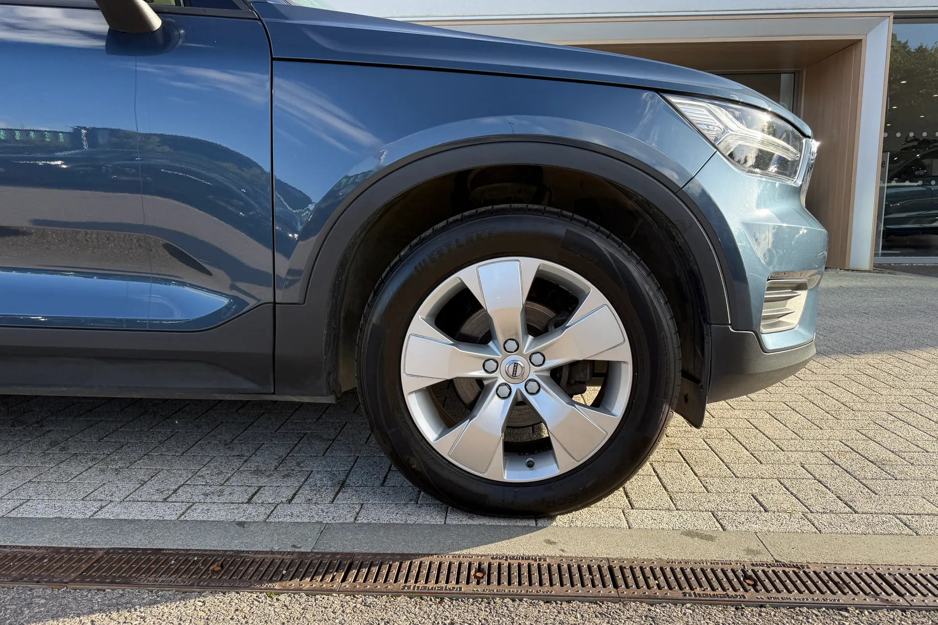 Volvo XC40 thumbnail image number 15