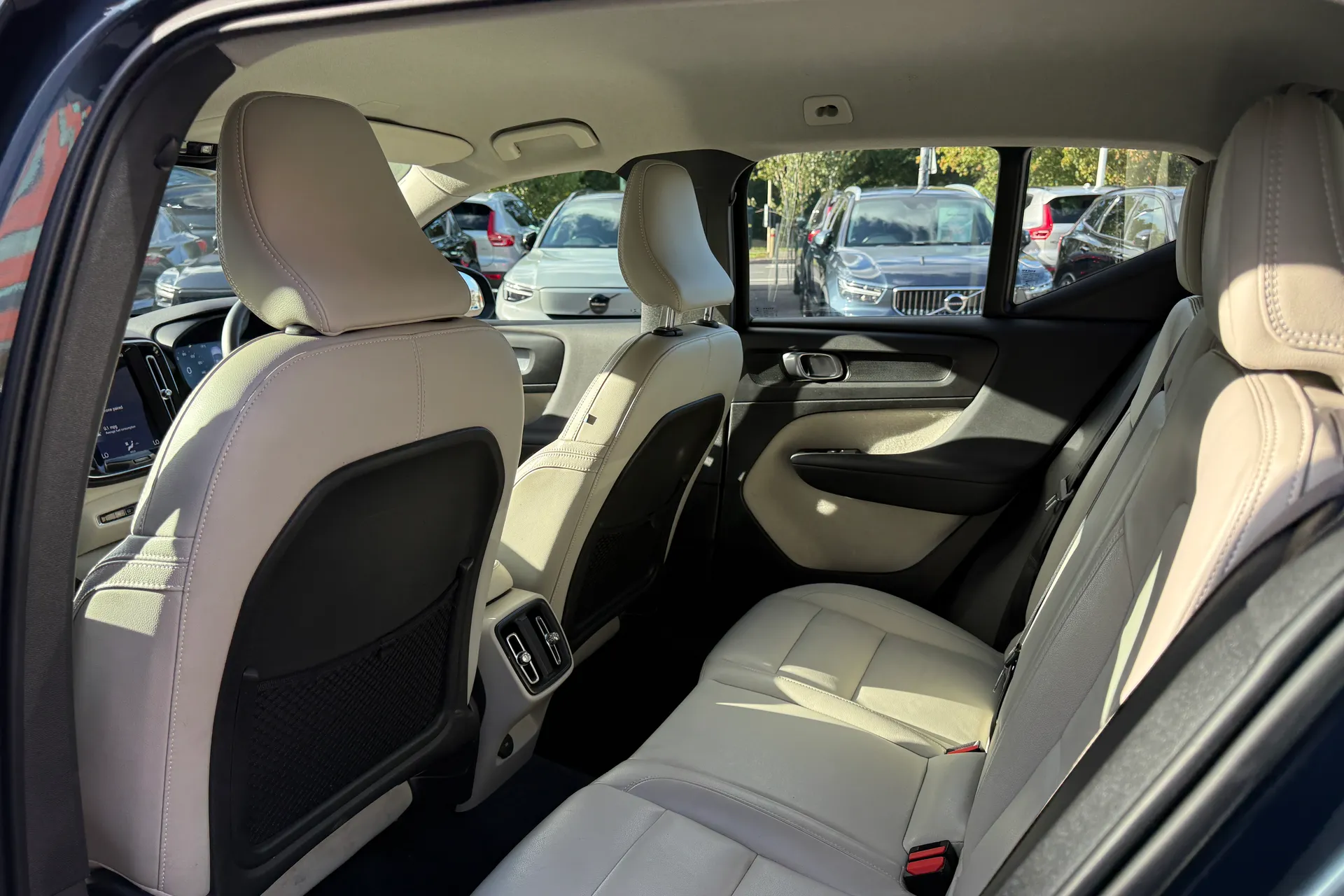 Volvo XC40 thumbnail image number 29