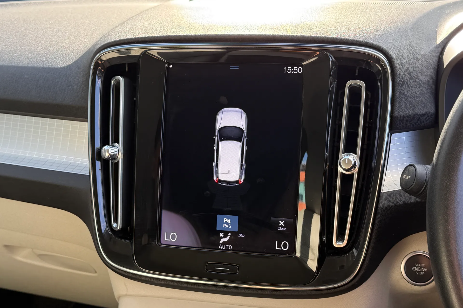 Volvo XC40 thumbnail image number 4
