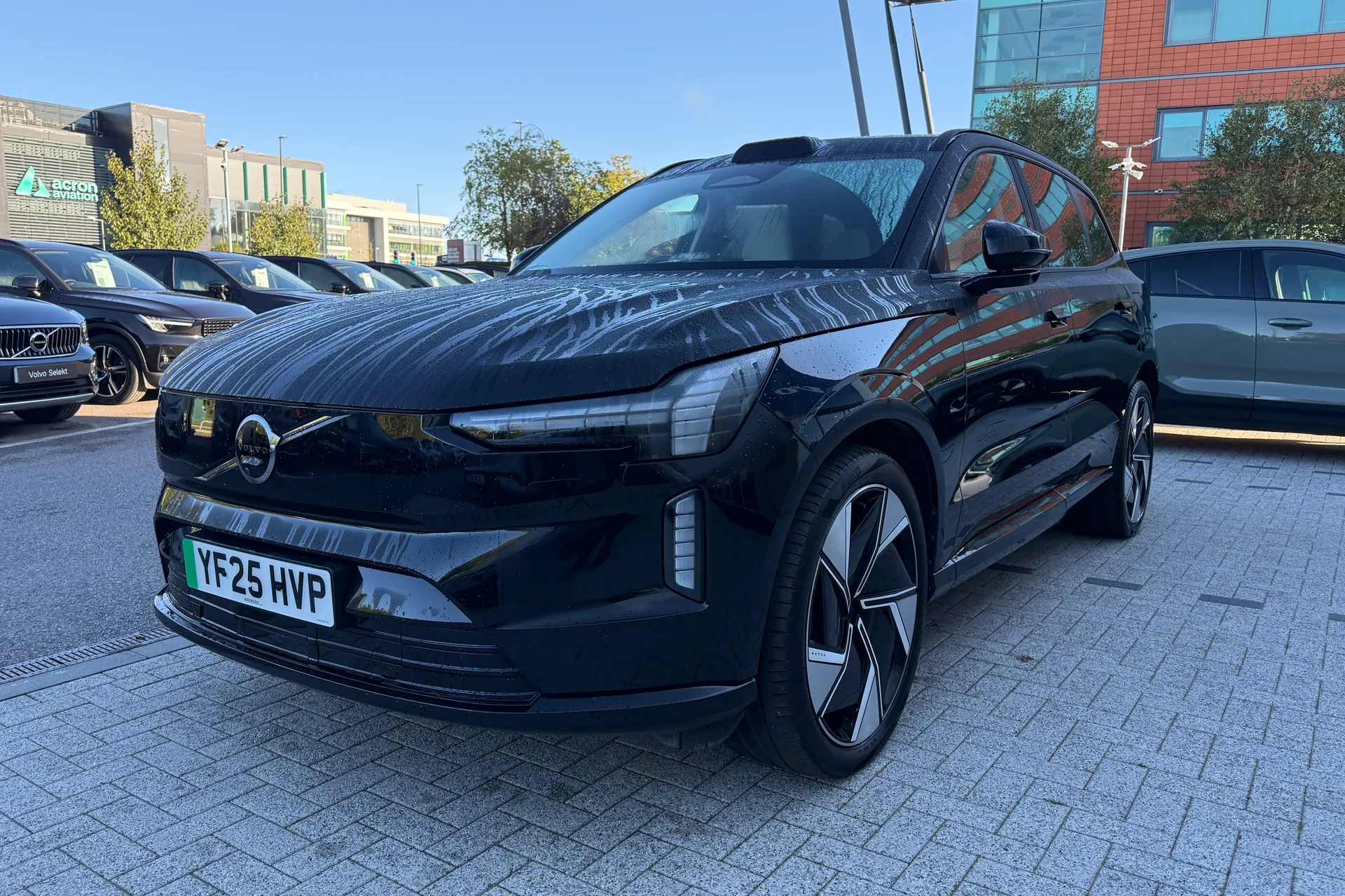 Volvo EX90 thumbnail image number 13