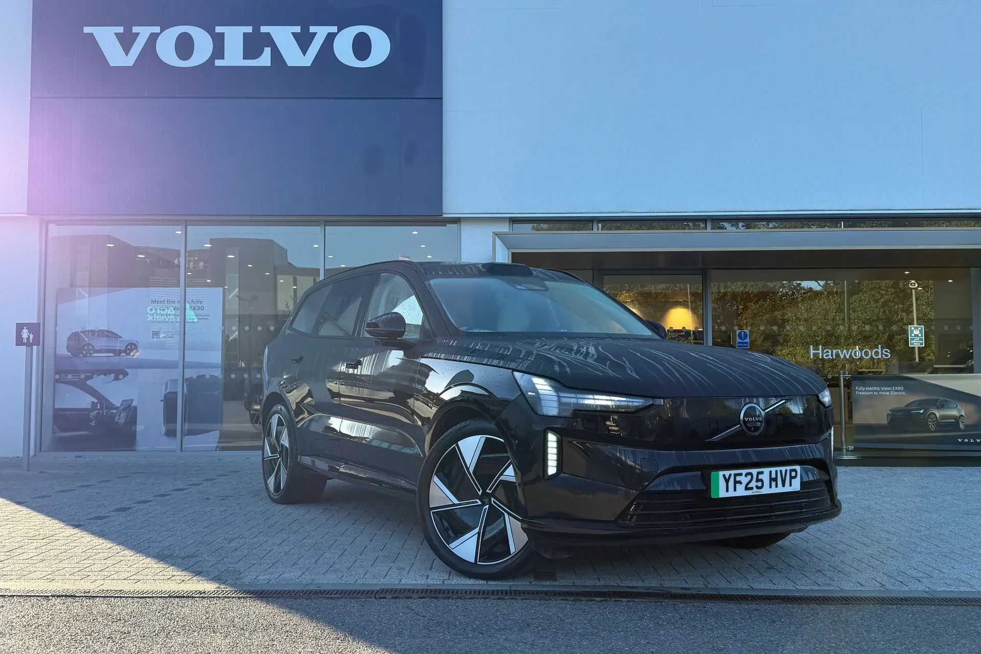 Volvo EX90 focused image