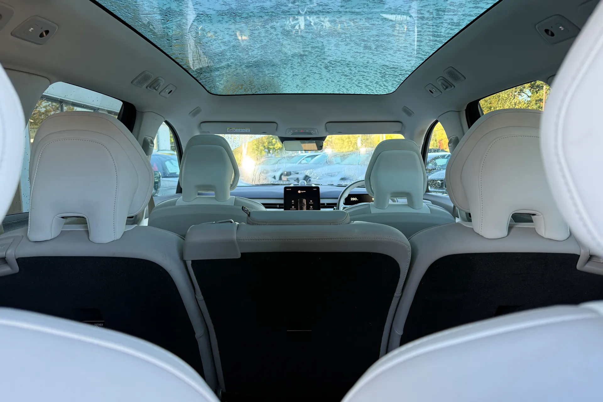 Volvo EX90 thumbnail image number 23