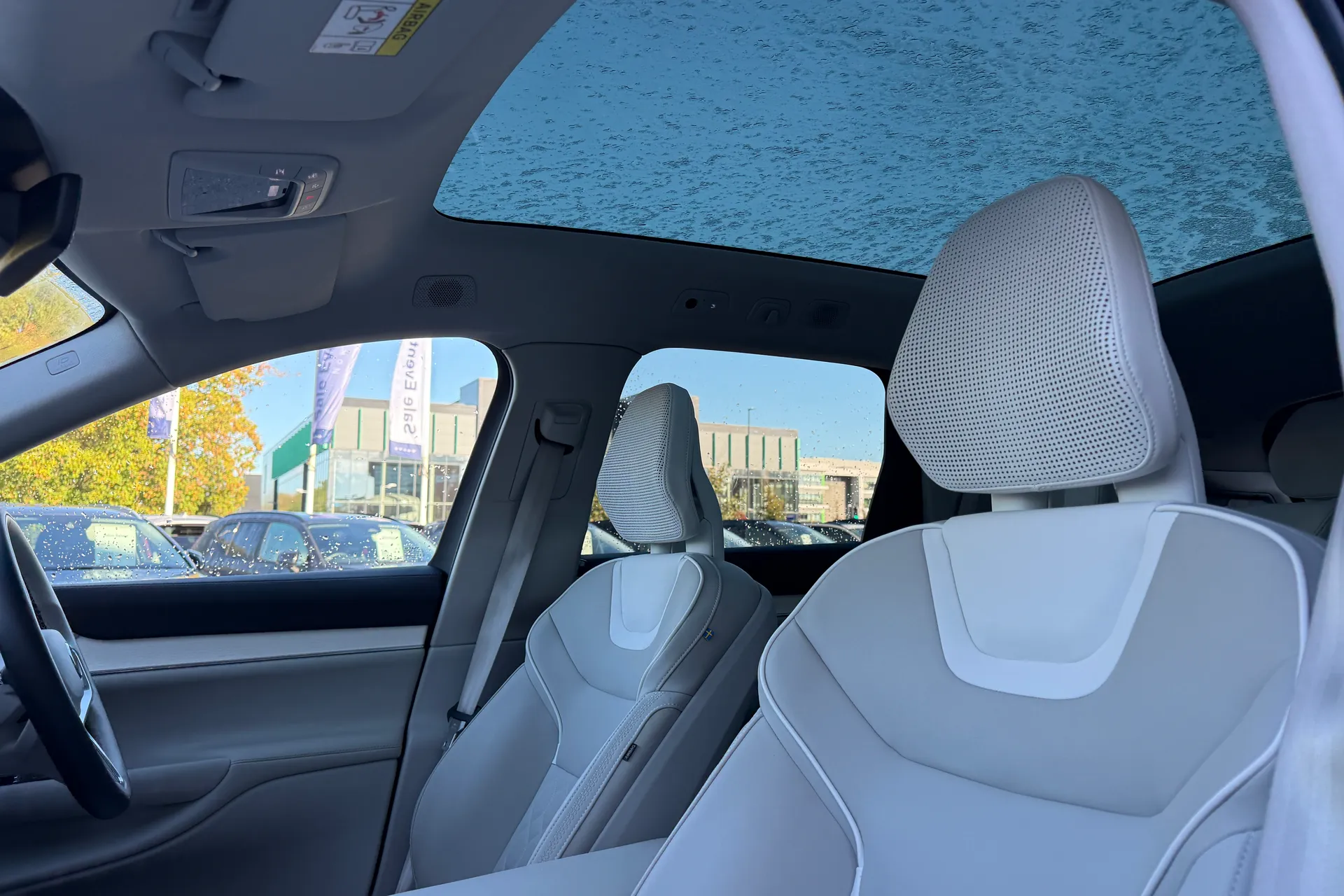 Volvo EX90 thumbnail image number 29