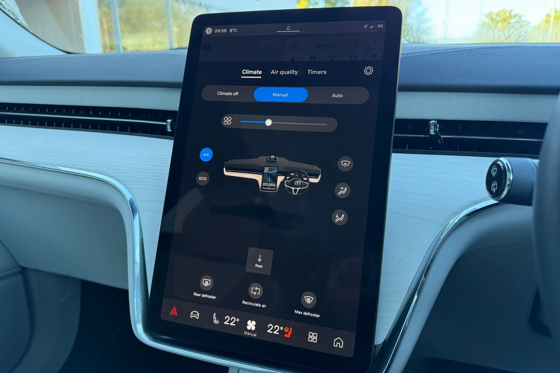 Volvo EX90 thumbnail image number 38
