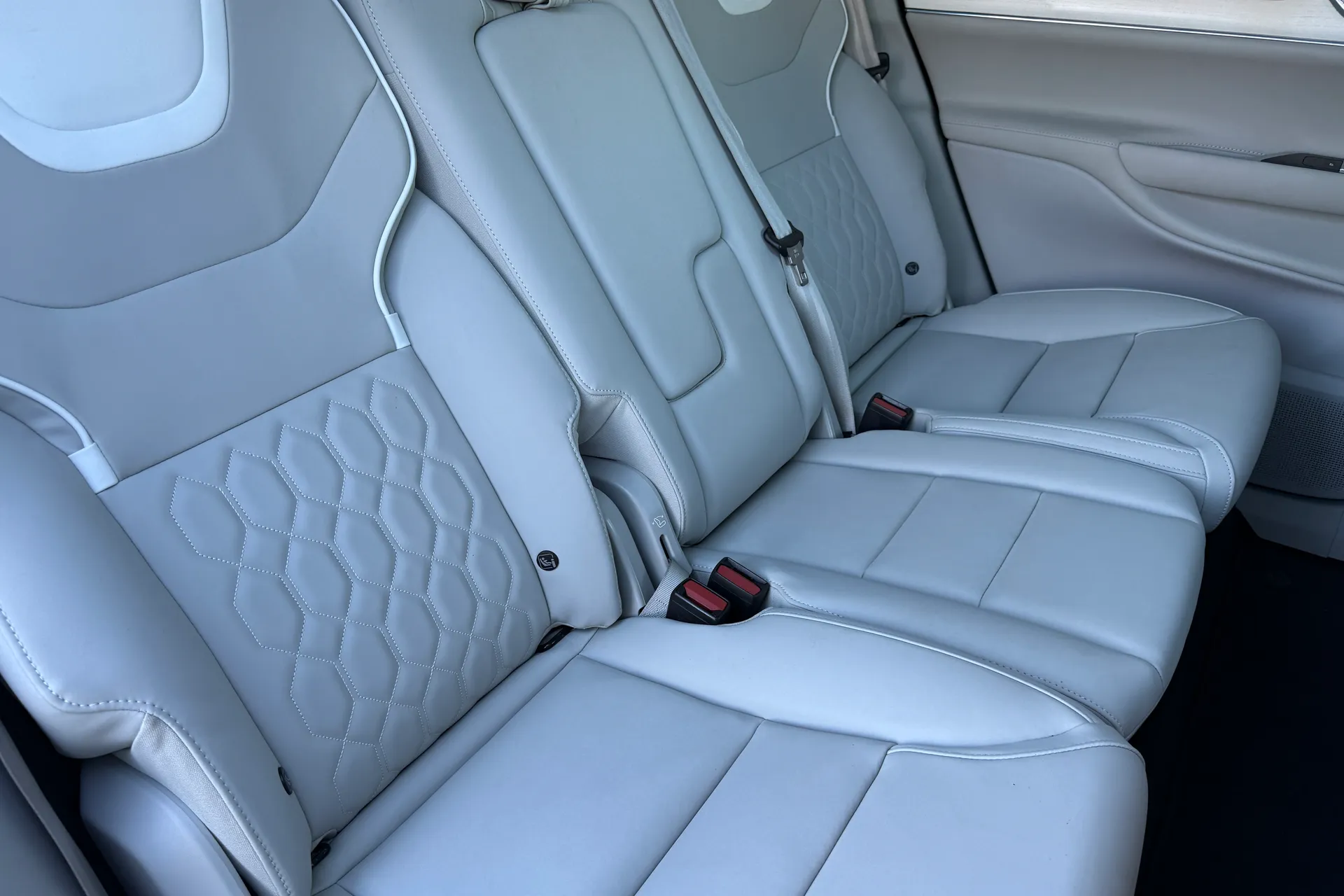 Volvo EX90 thumbnail image number 26