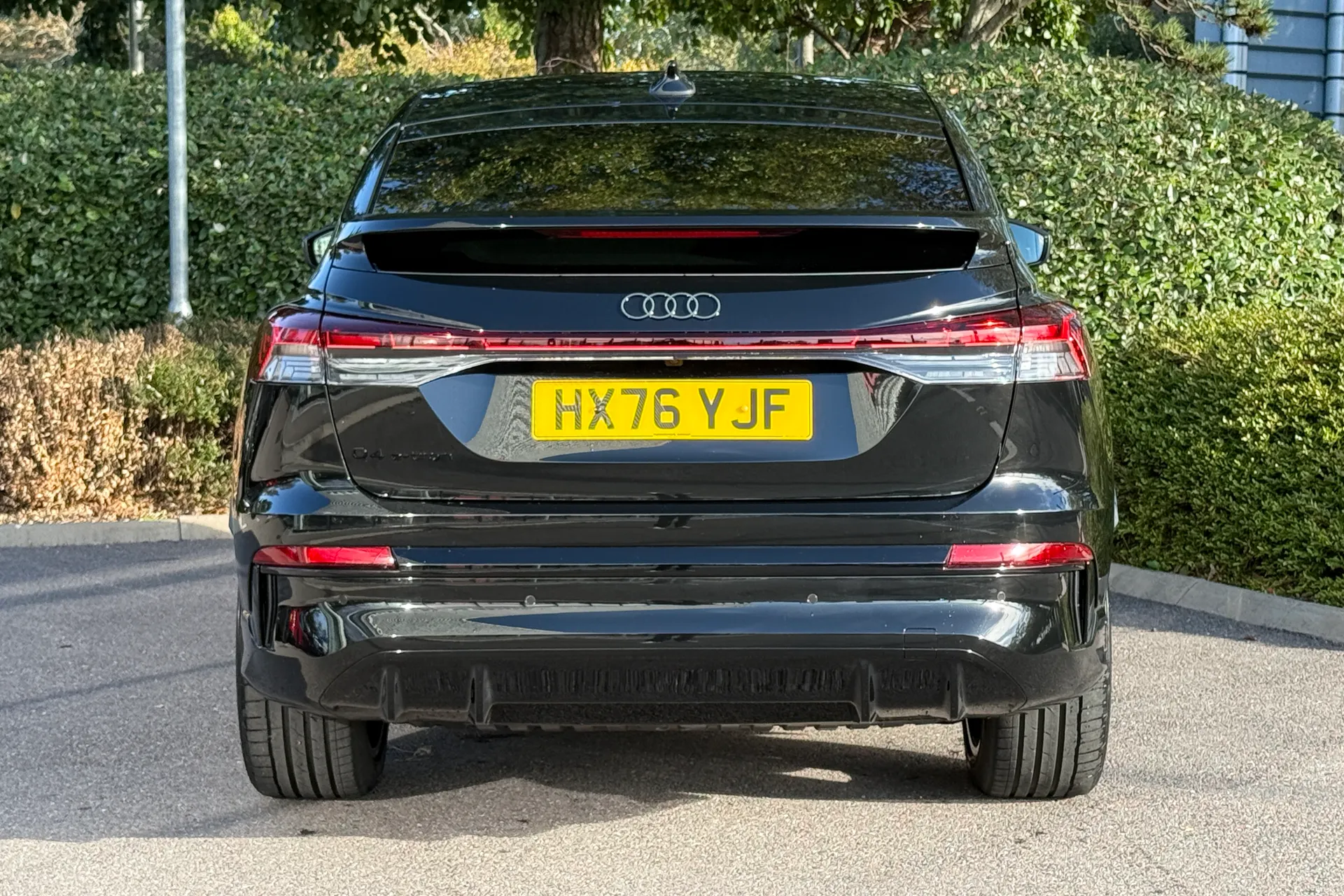 Audi Q4 thumbnail image number 10