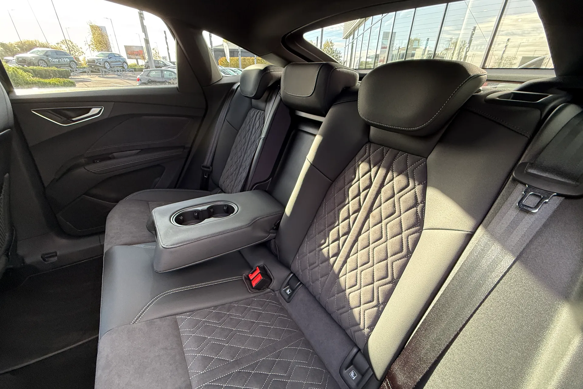 Audi Q4 thumbnail image number 40