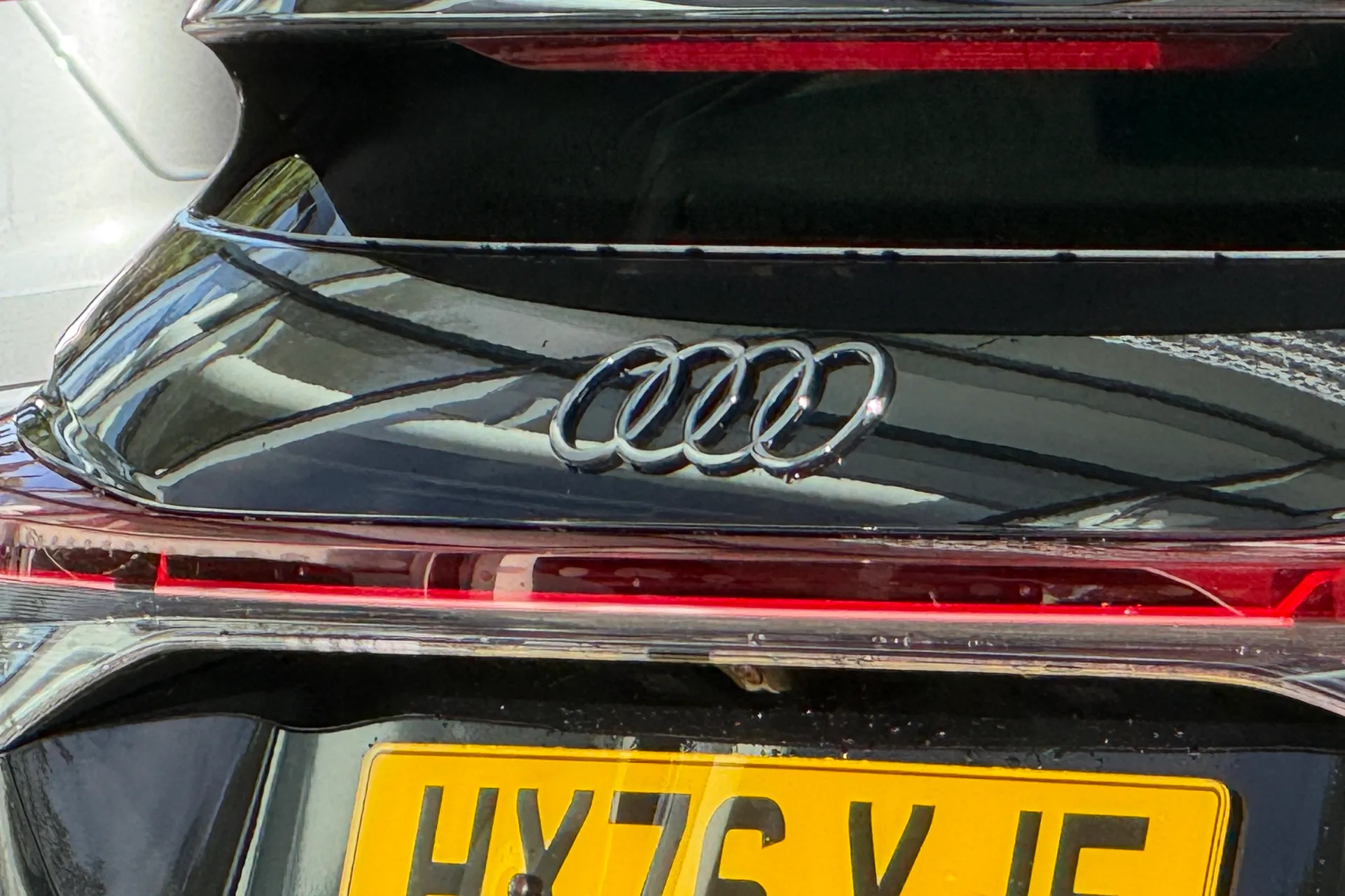 Audi Q4 thumbnail image number 23