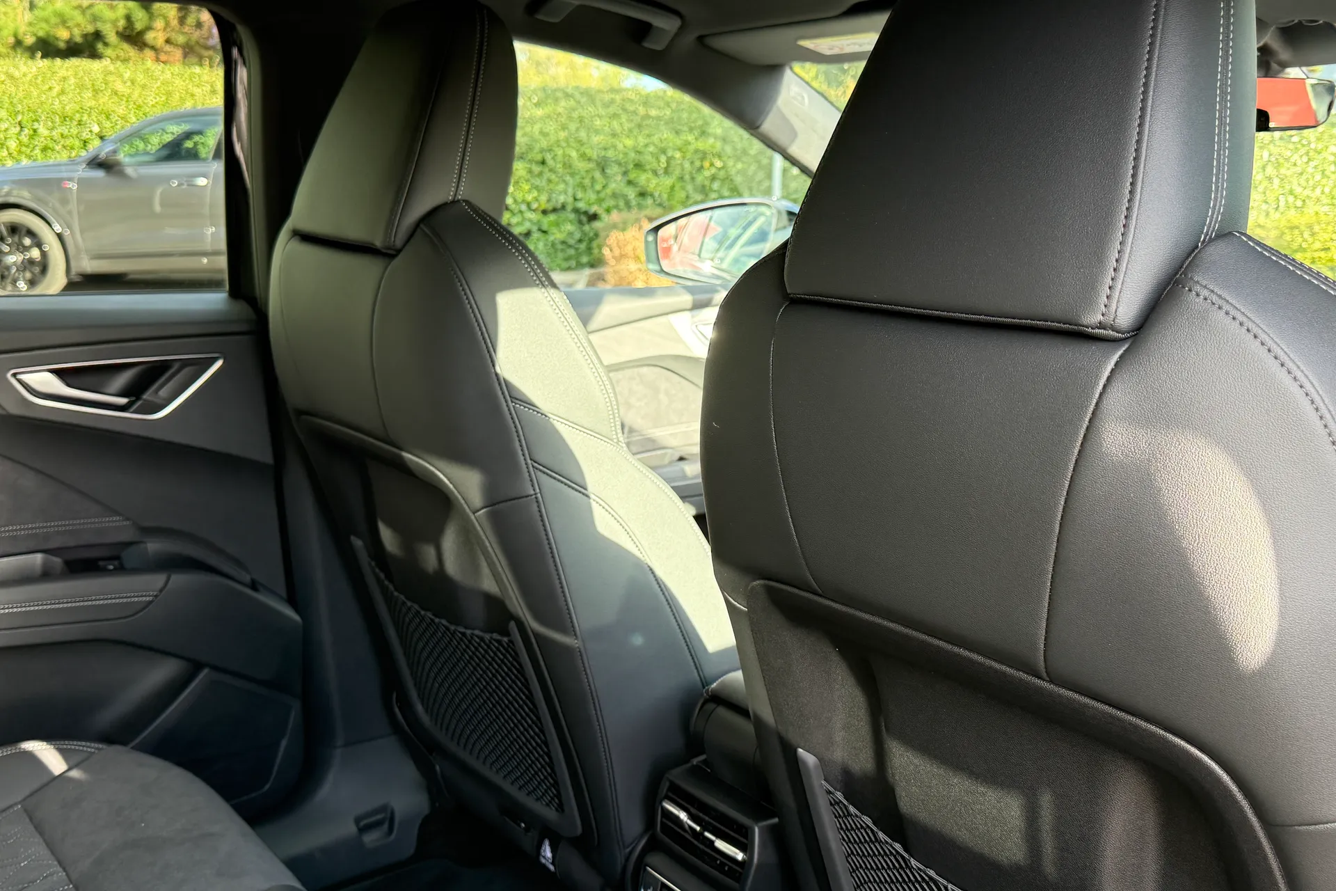 Audi Q4 thumbnail image number 32