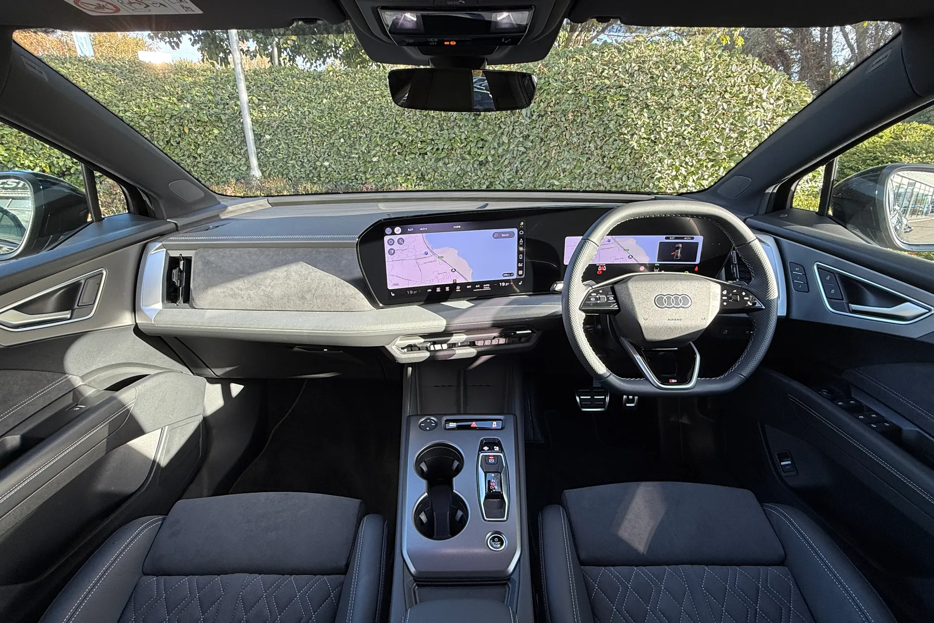 Audi Q4 thumbnail image number 3