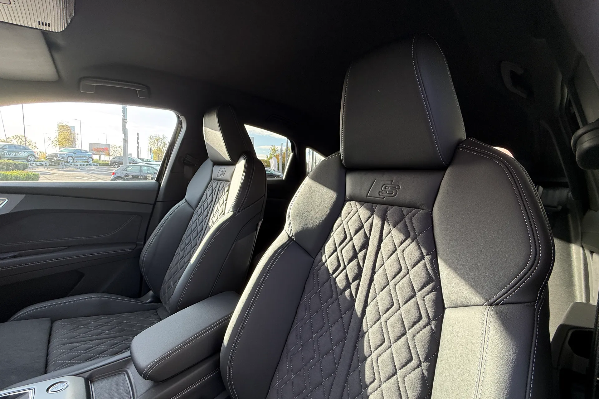 Audi Q4 thumbnail image number 37
