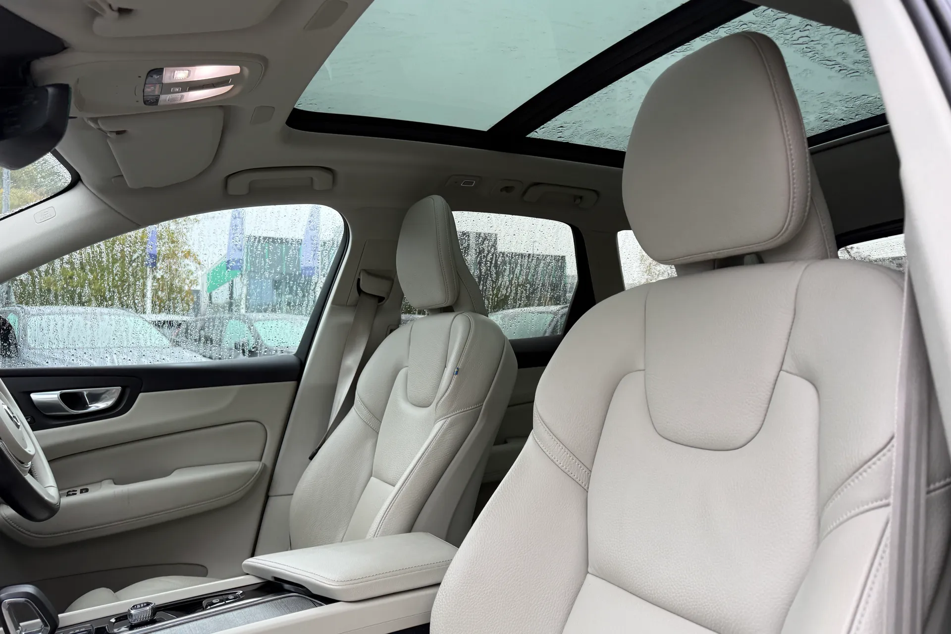 Volvo XC60 thumbnail image number 30