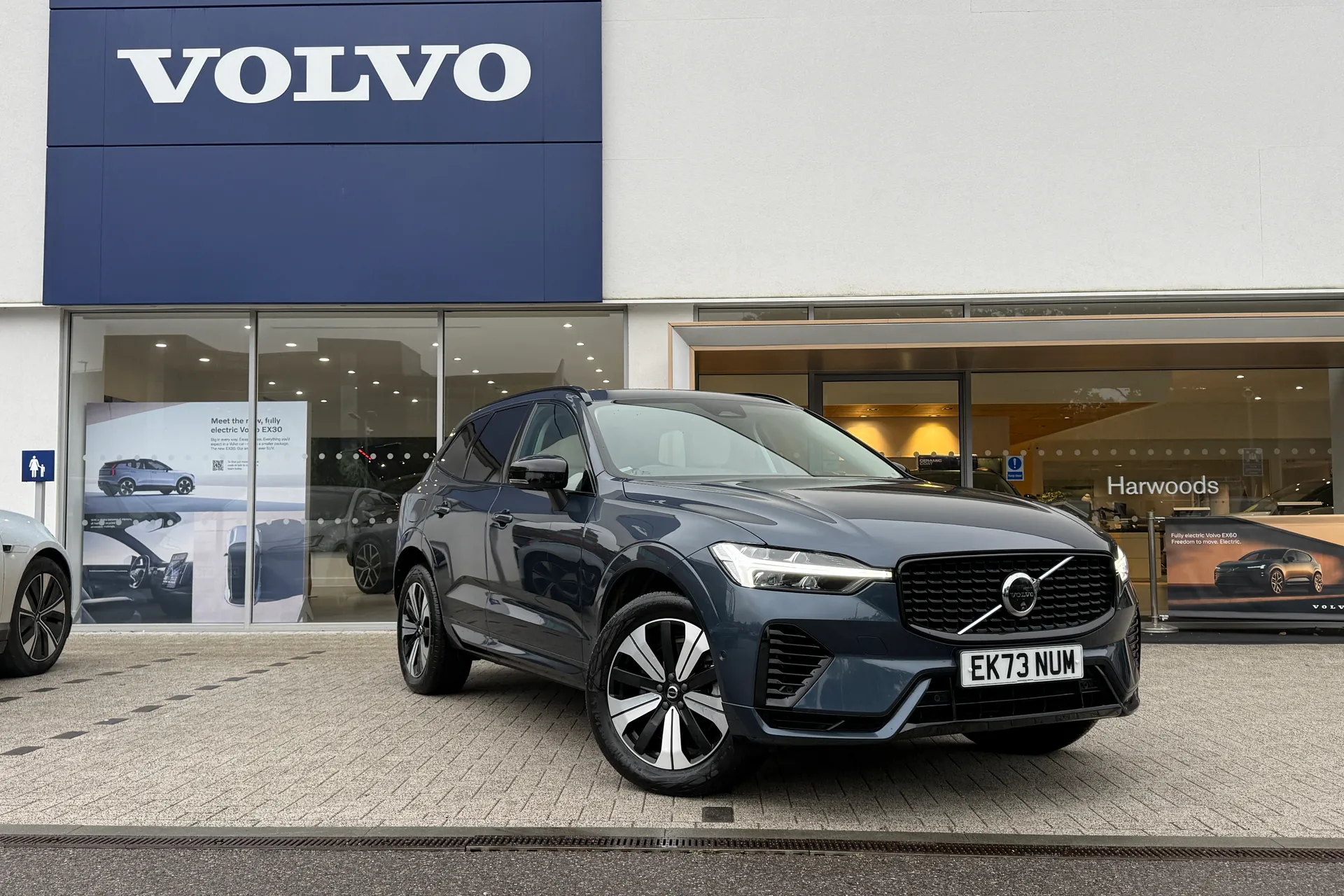 Volvo XC60 focused image