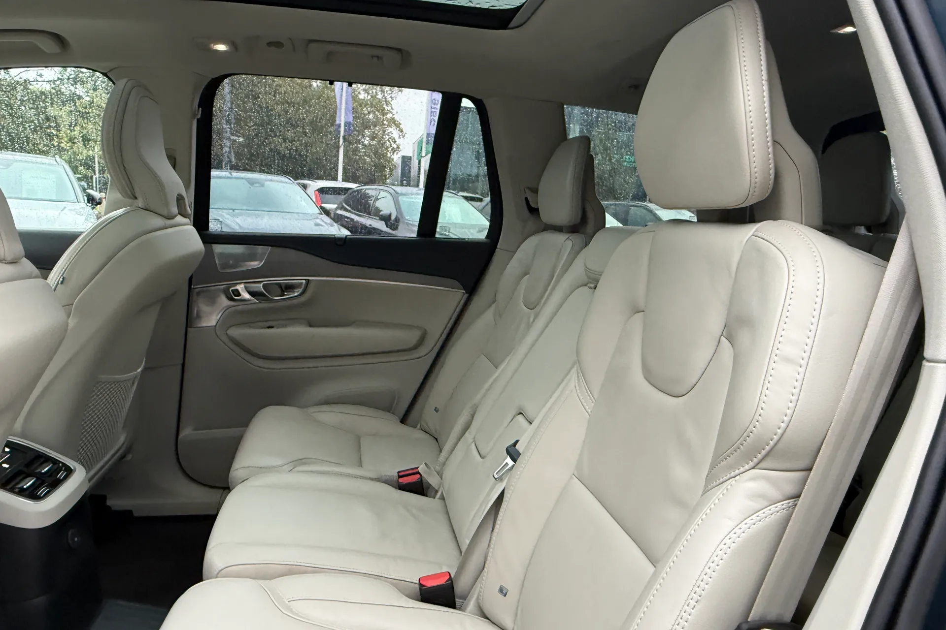 Volvo XC90 thumbnail image number 34