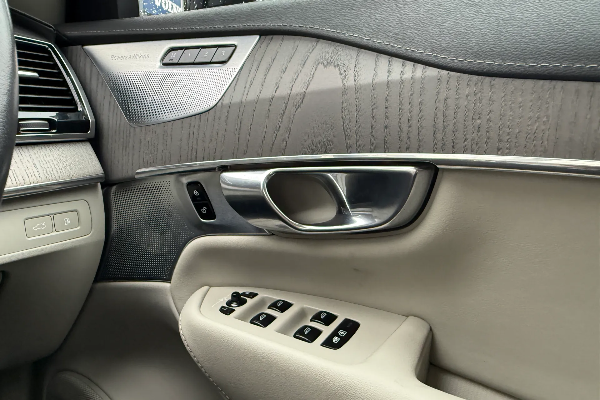 Volvo XC90 thumbnail image number 47