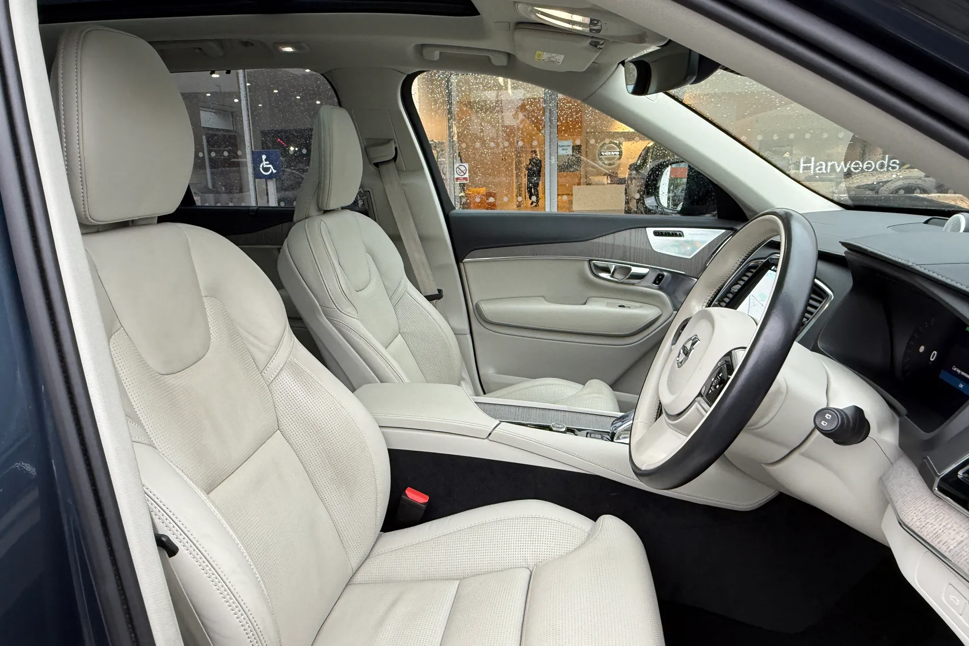 Volvo XC90 thumbnail image number 30