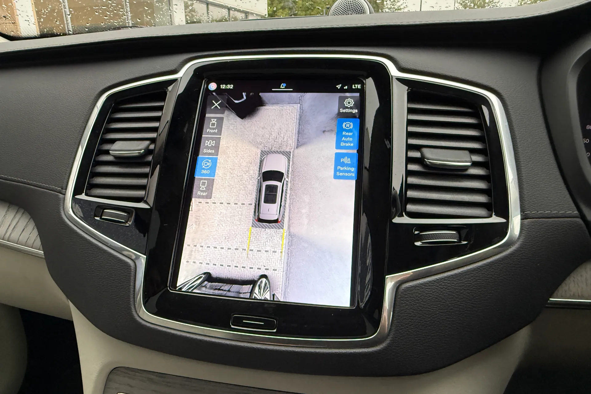 Volvo XC90 thumbnail image number 45