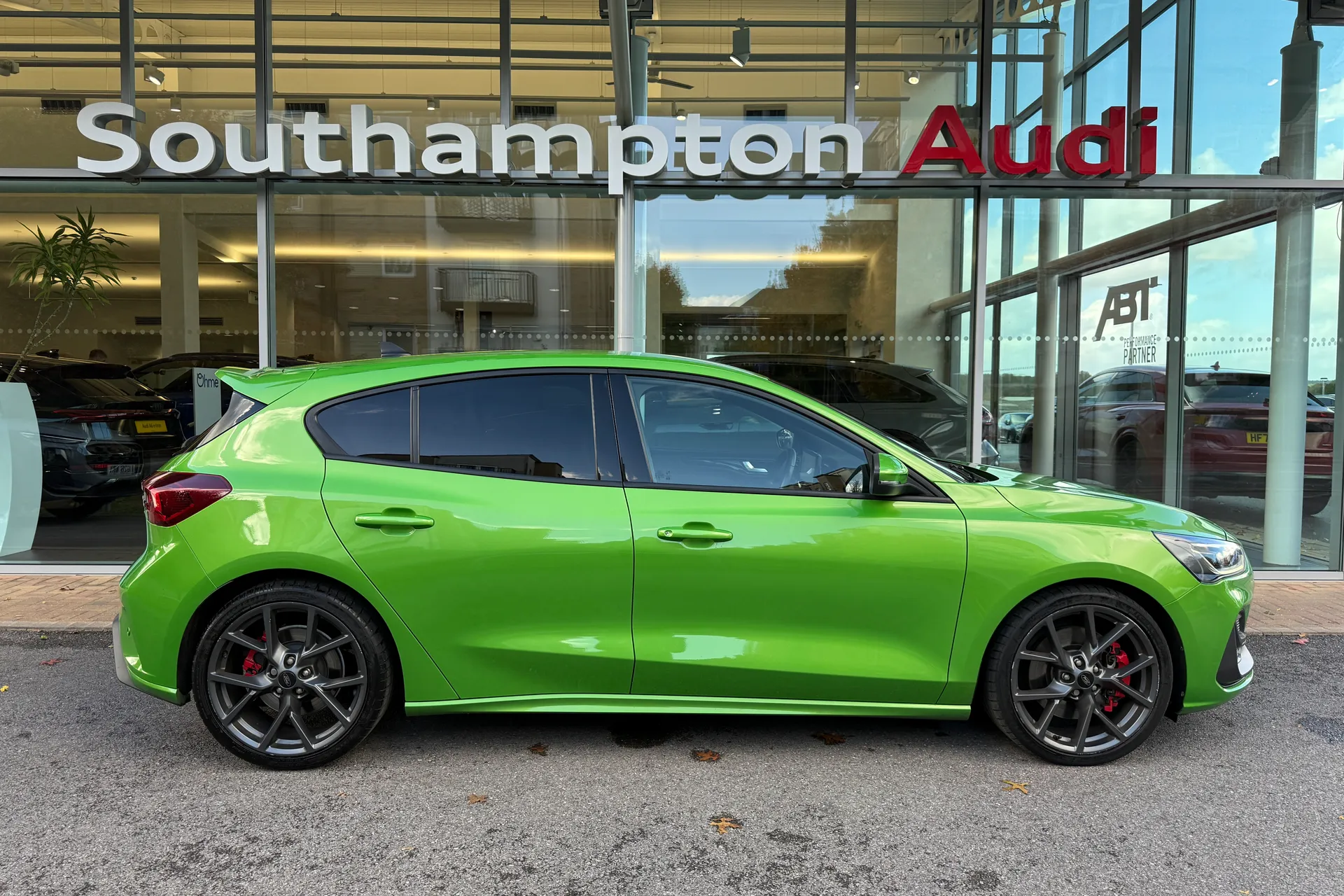 FORD FOCUS thumbnail image number 2