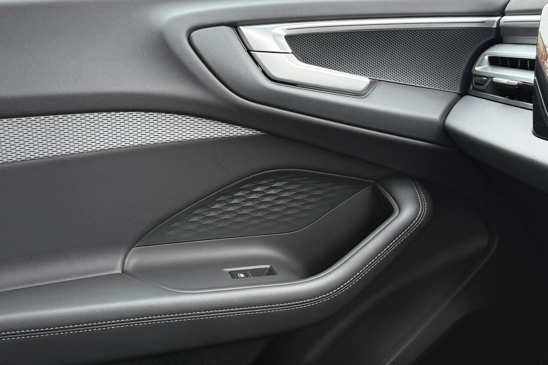 Audi A5 thumbnail image number 21