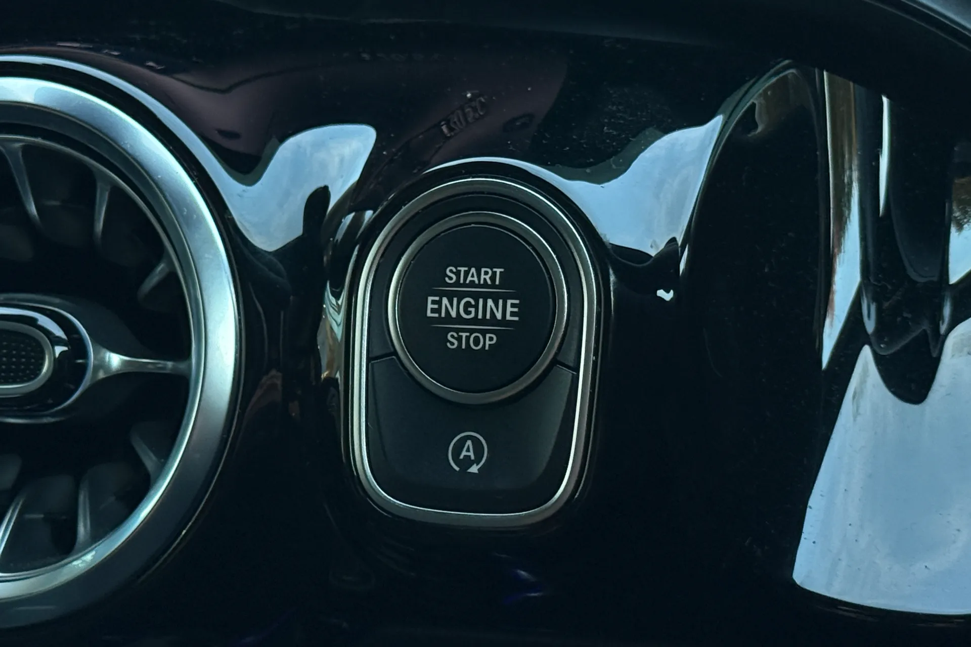 MERCEDES-BENZ GLA thumbnail image number 49