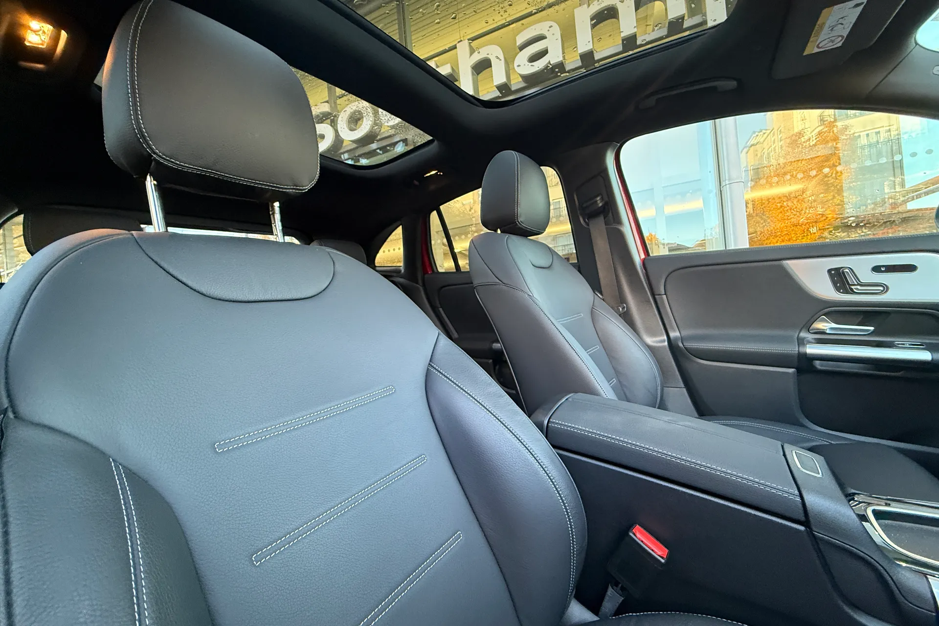 MERCEDES-BENZ GLA thumbnail image number 30