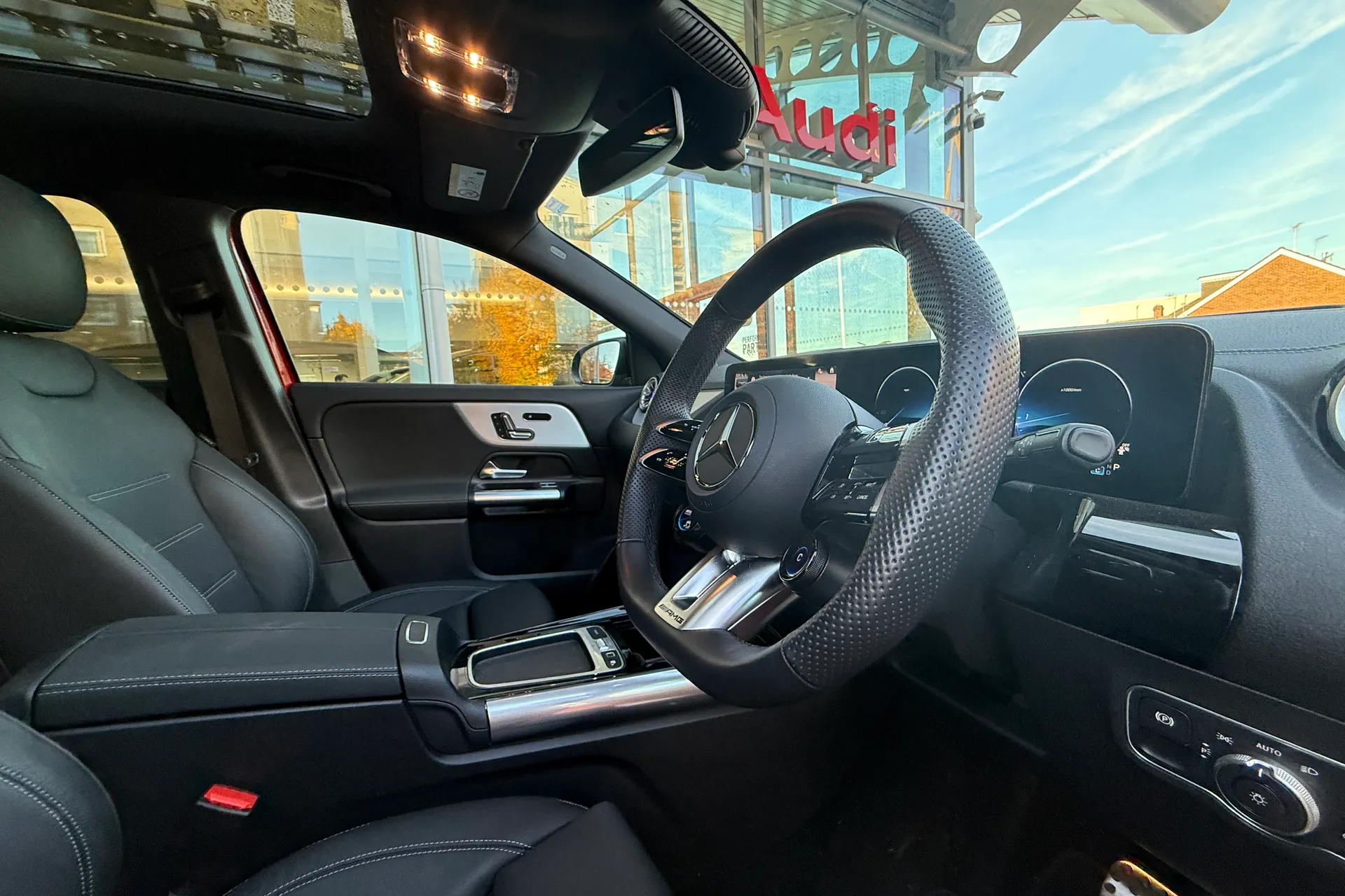 MERCEDES-BENZ GLA thumbnail image number 29