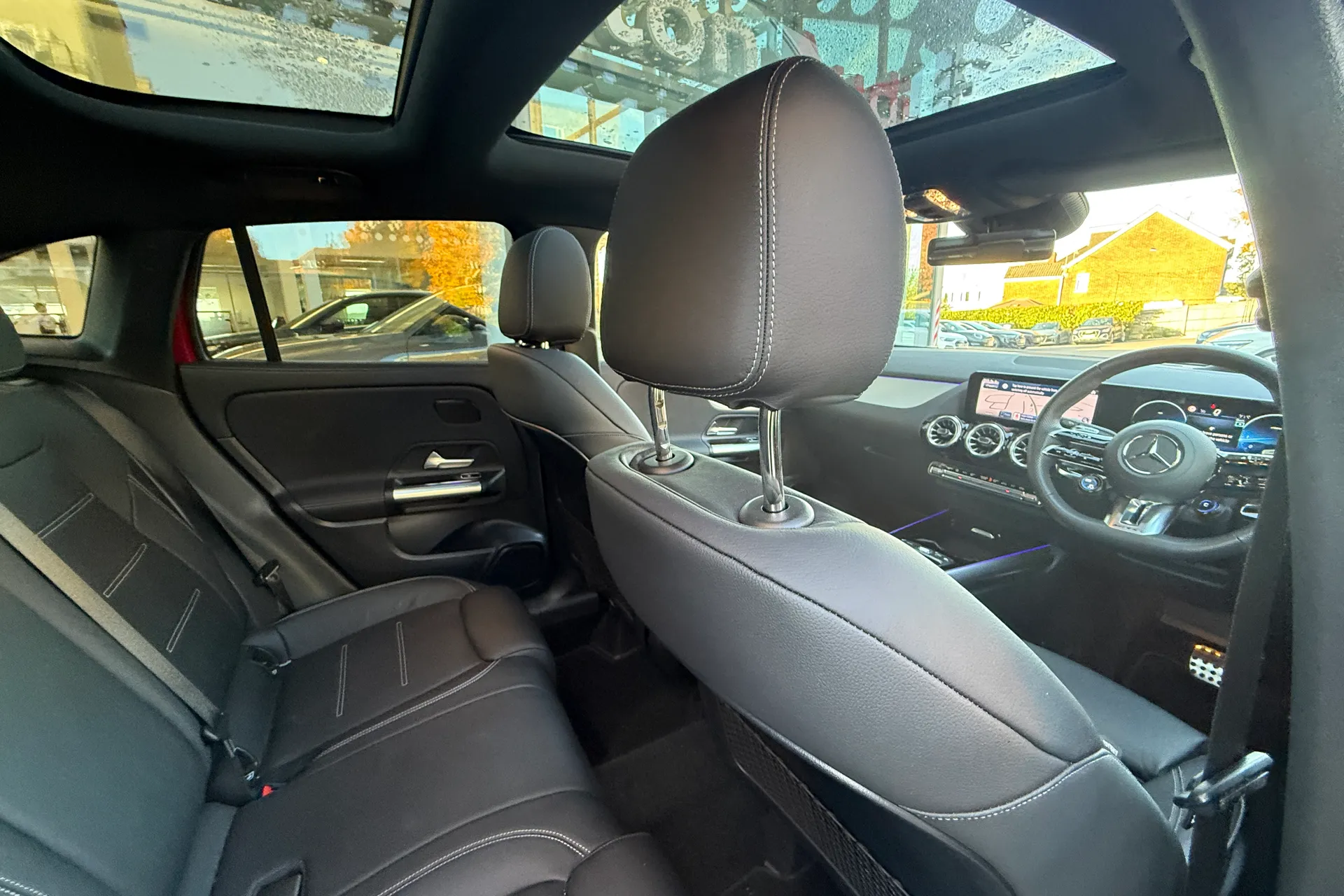 MERCEDES-BENZ GLA thumbnail image number 32