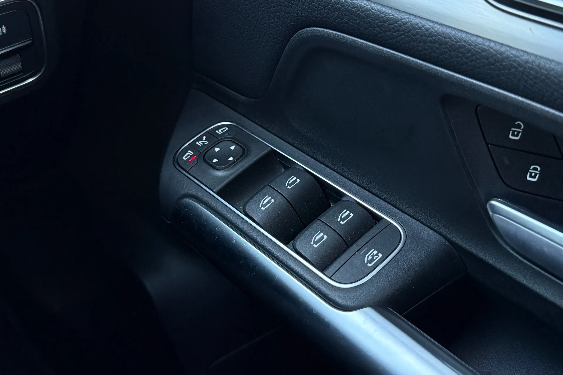 MERCEDES-BENZ GLA thumbnail image number 53