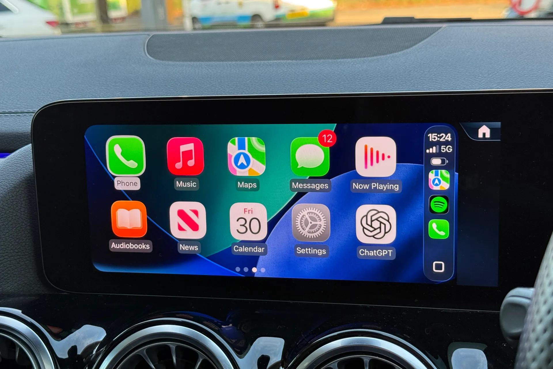MERCEDES-BENZ GLA thumbnail image number 7