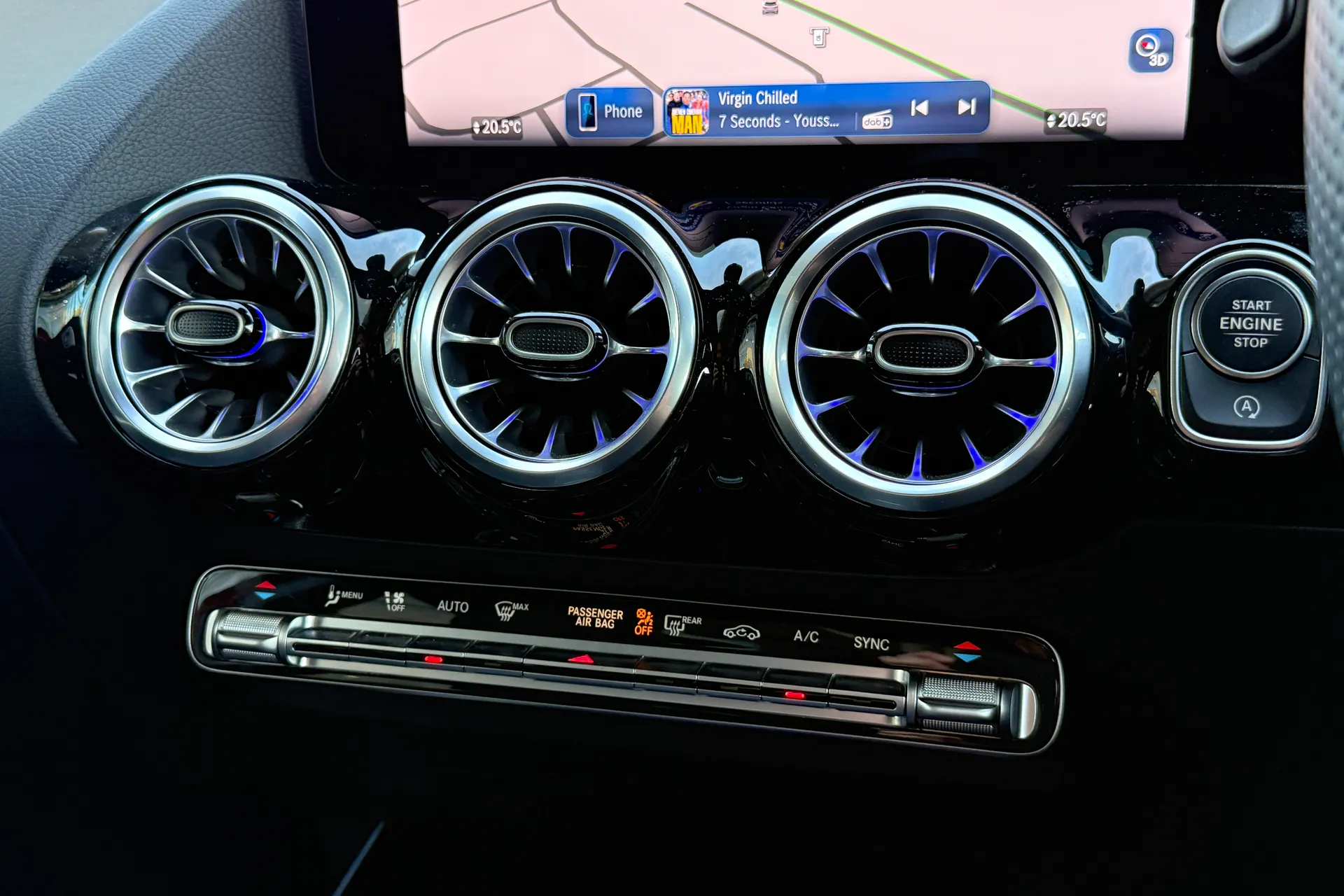 MERCEDES-BENZ GLA thumbnail image number 51