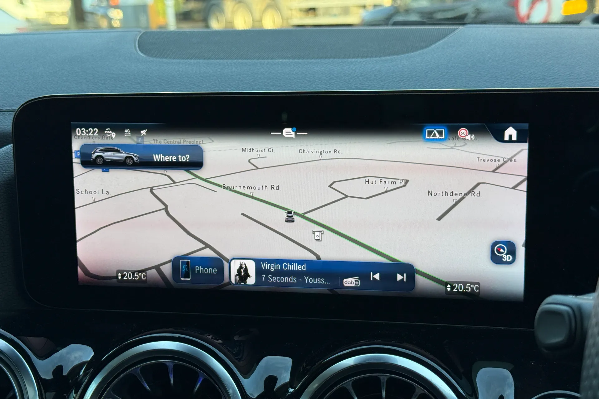 MERCEDES-BENZ GLA thumbnail image number 4