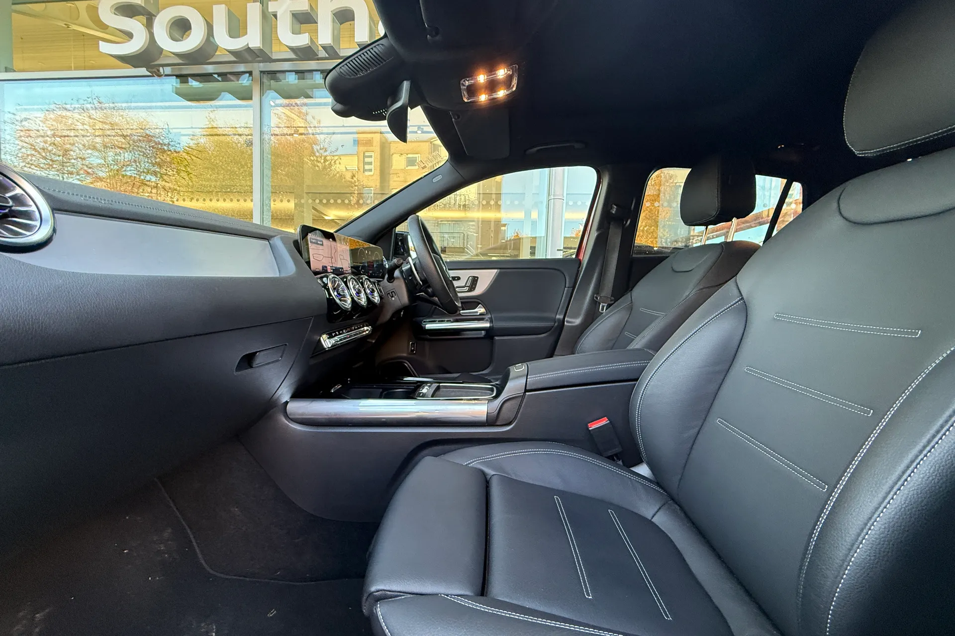 MERCEDES-BENZ GLA thumbnail image number 19