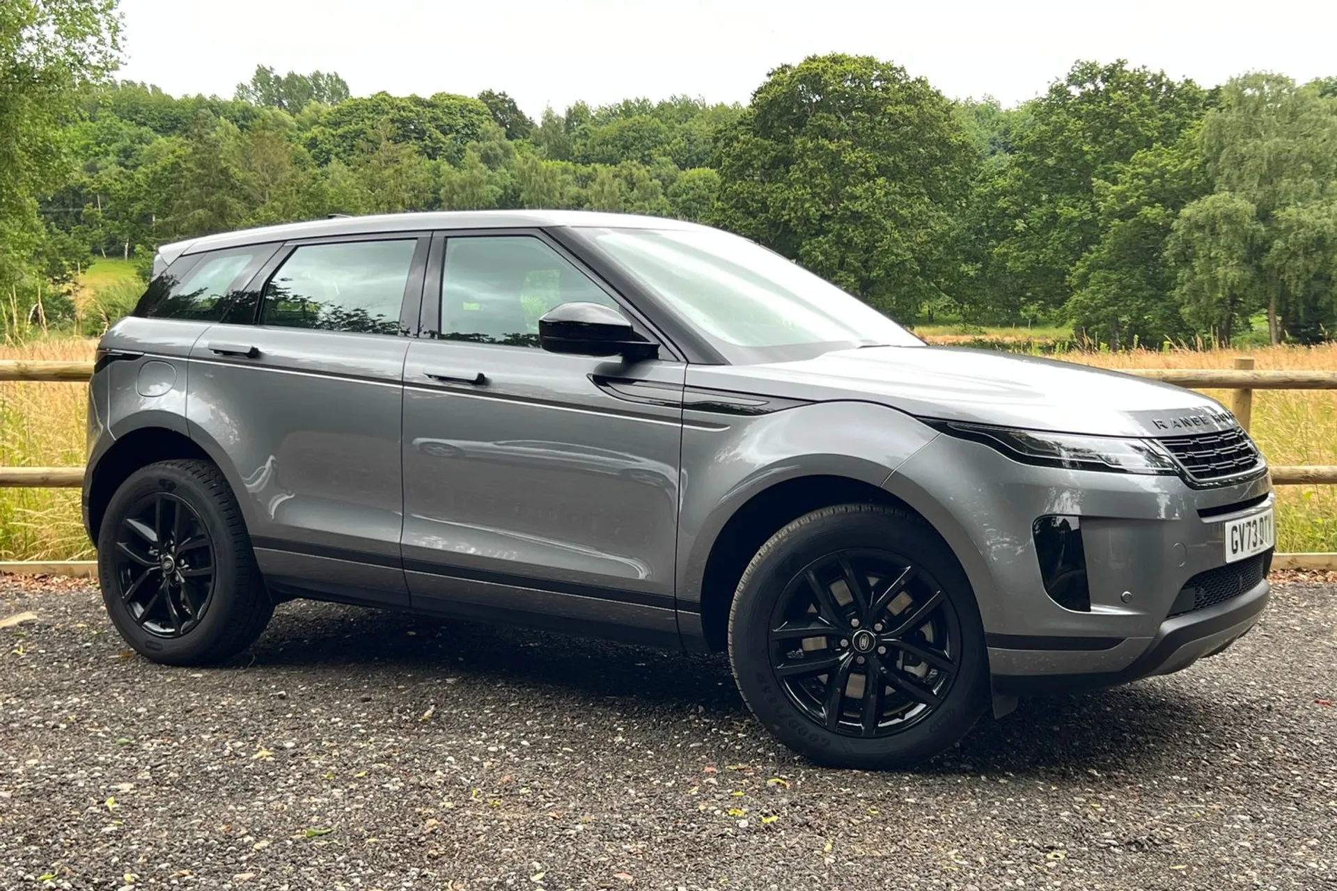 LAND ROVER RANGE ROVER EVOQUE focused image