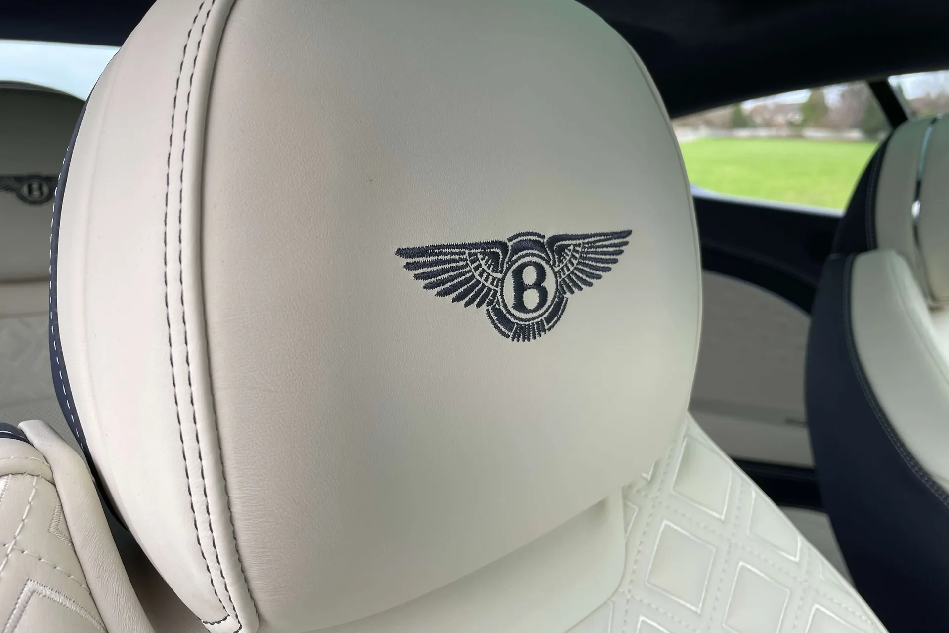 Bentley CONTINENTAL GT thumbnail image number 50