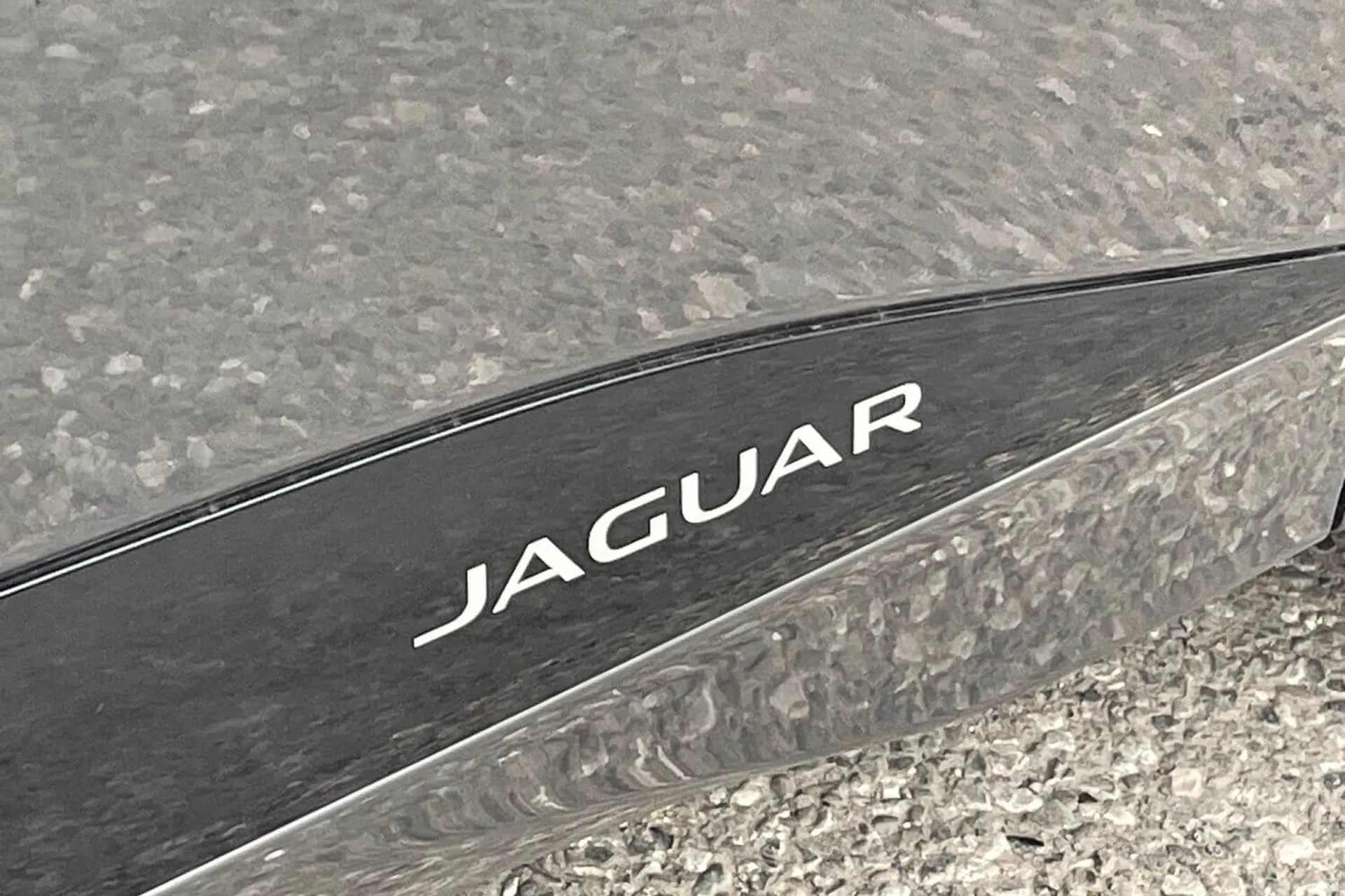 Jaguar I-PACE thumbnail image number 41