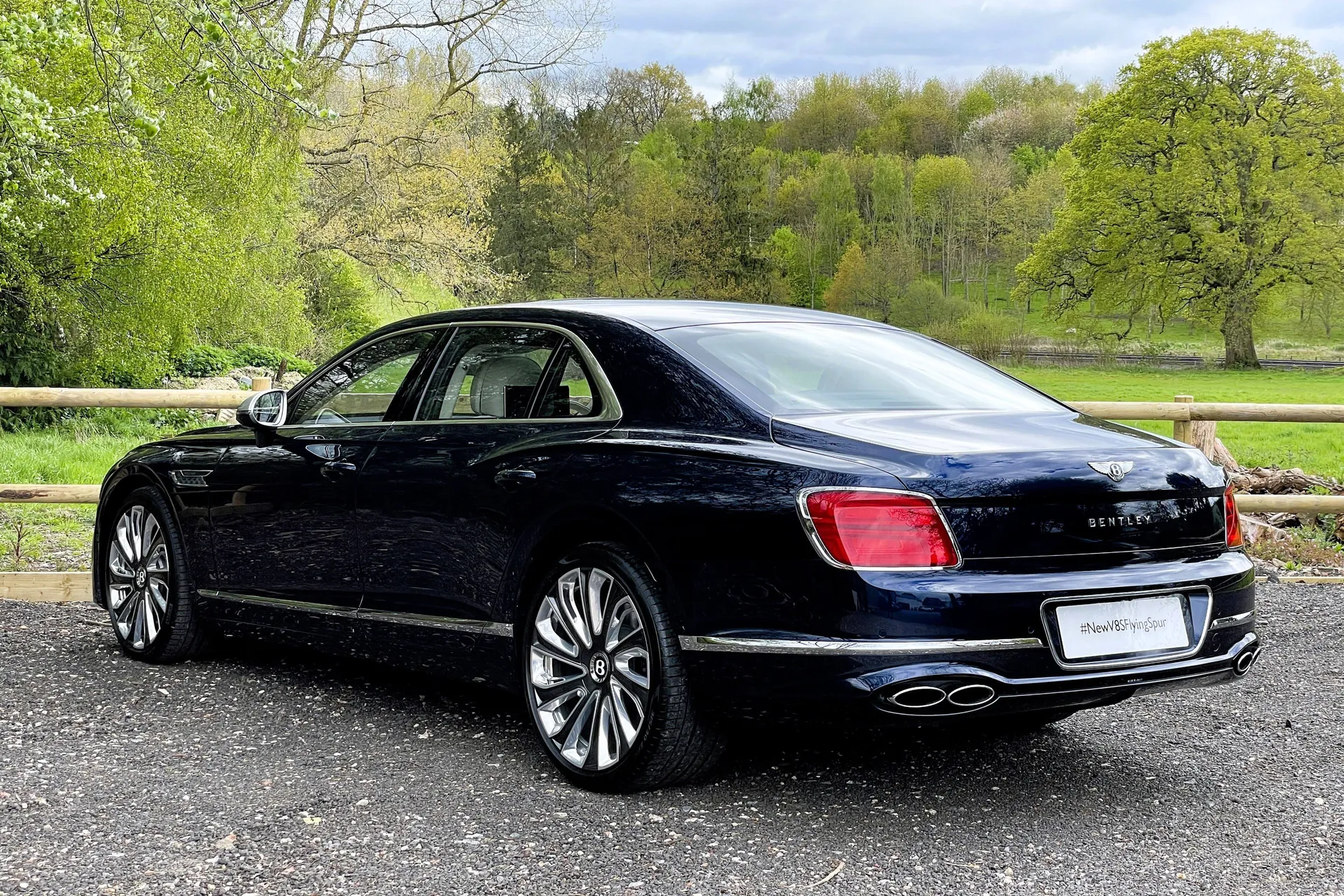 Bentley FLYING SPUR thumbnail image number 14