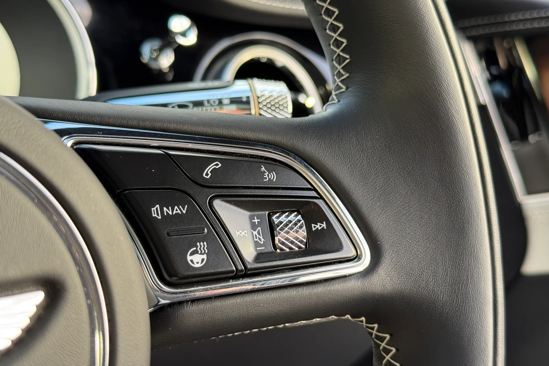 Bentley CONTINENTAL thumbnail image number 49