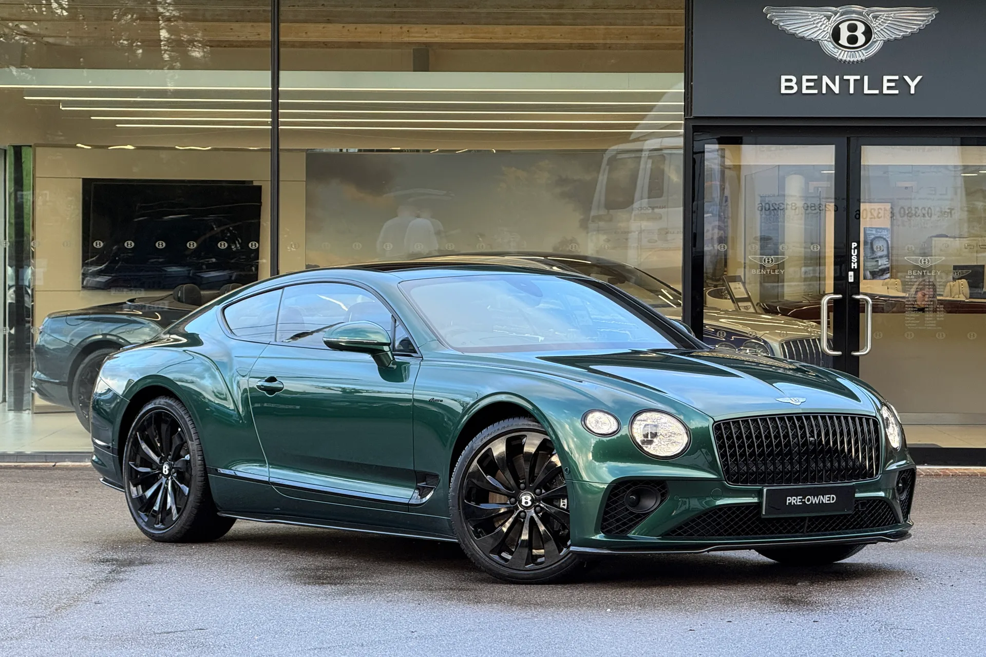 Bentley CONTINENTAL focused image
