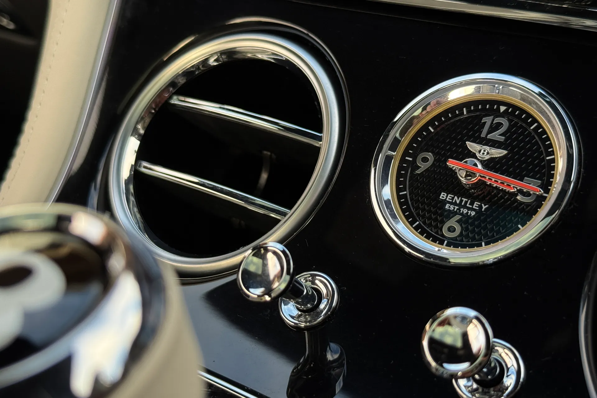 Bentley CONTINENTAL thumbnail image number 57