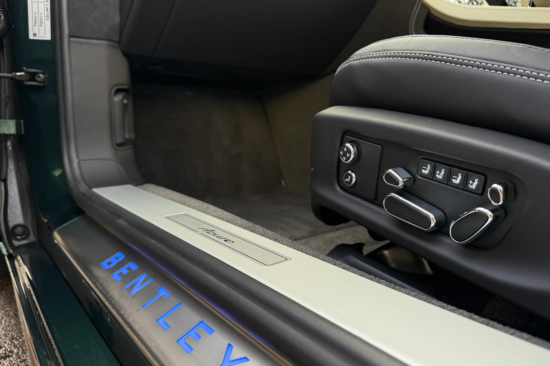 Bentley CONTINENTAL thumbnail image number 44