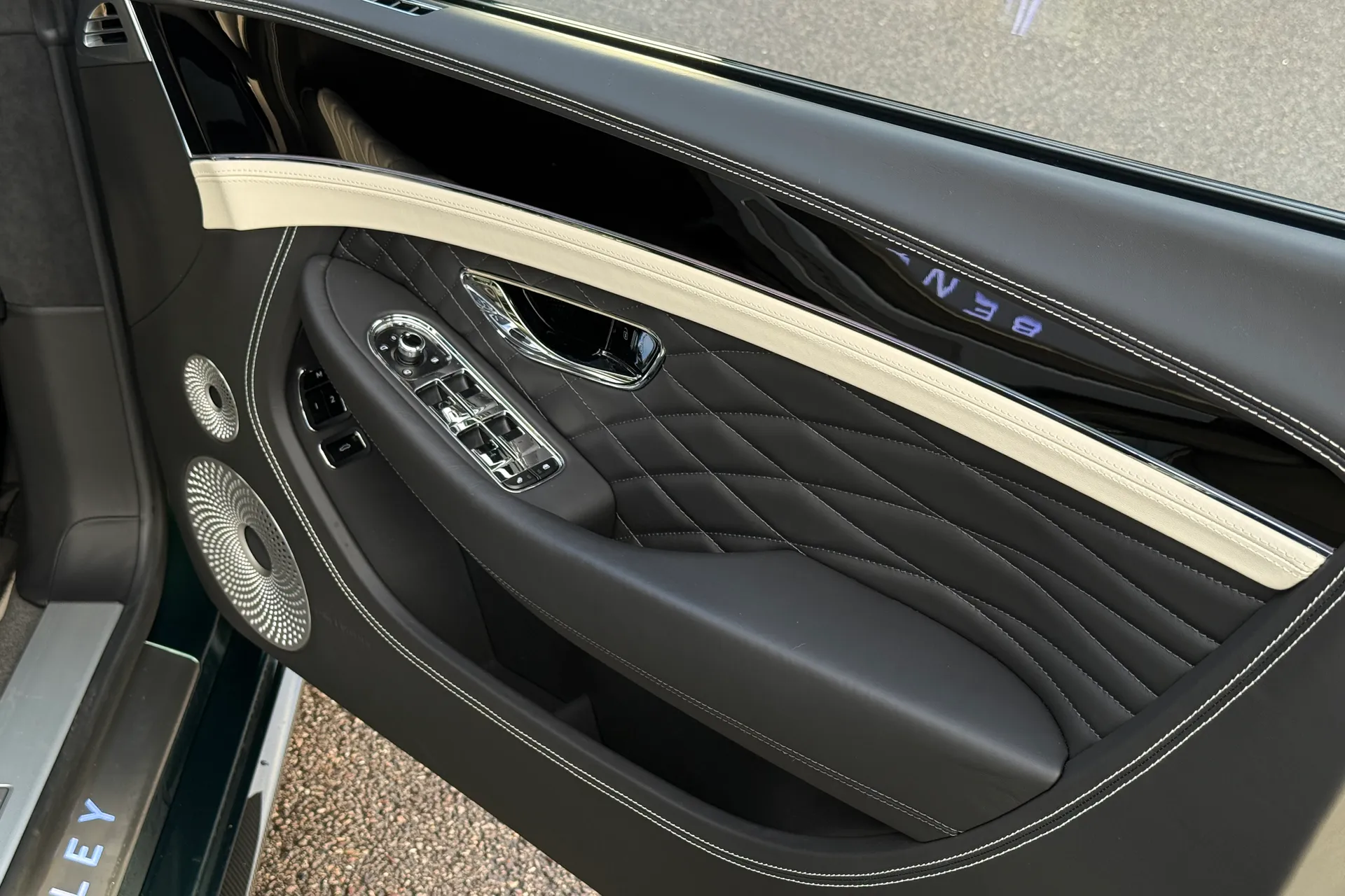 Bentley CONTINENTAL thumbnail image number 21