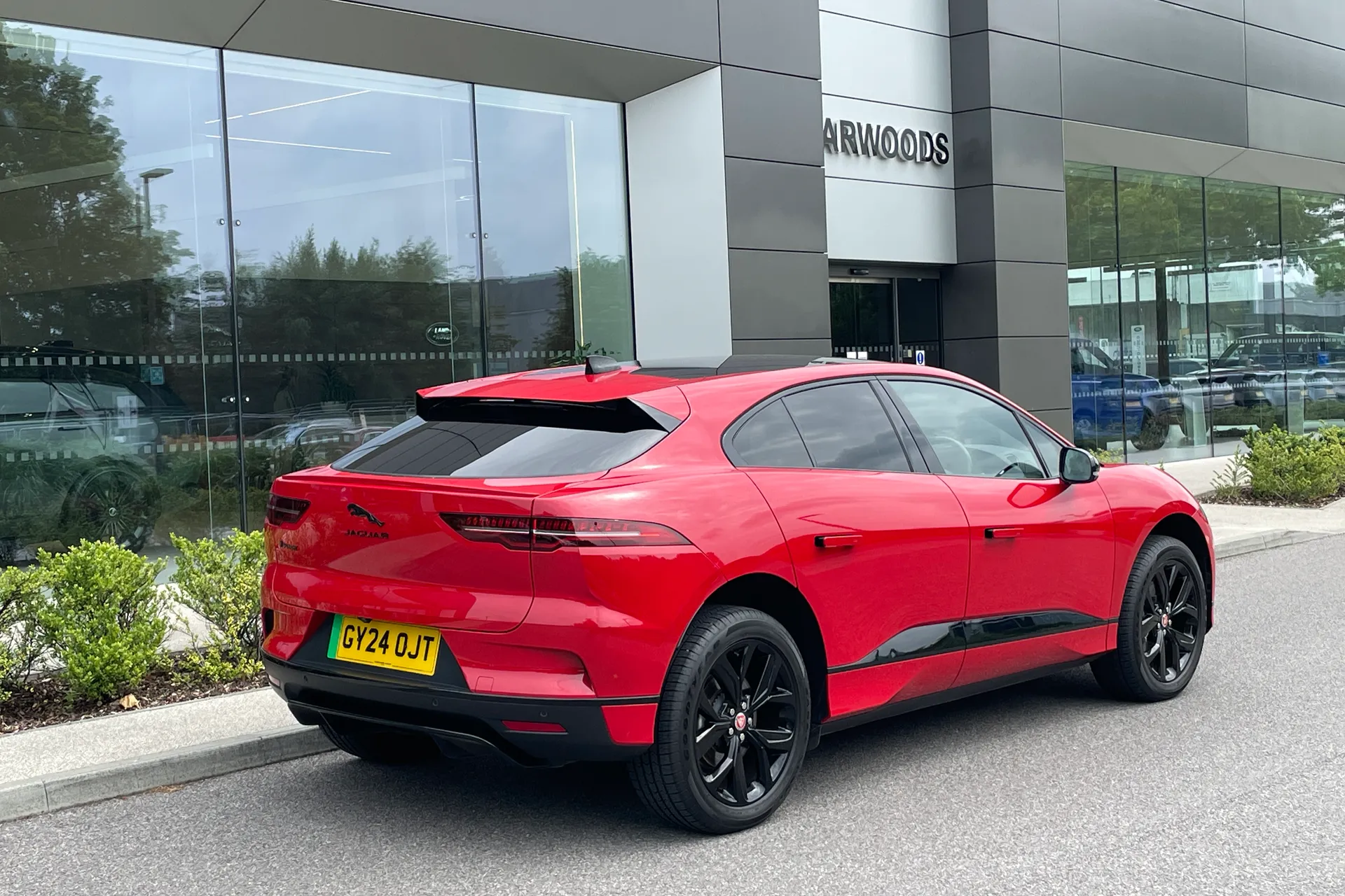 Jaguar I-PACE thumbnail image number 9