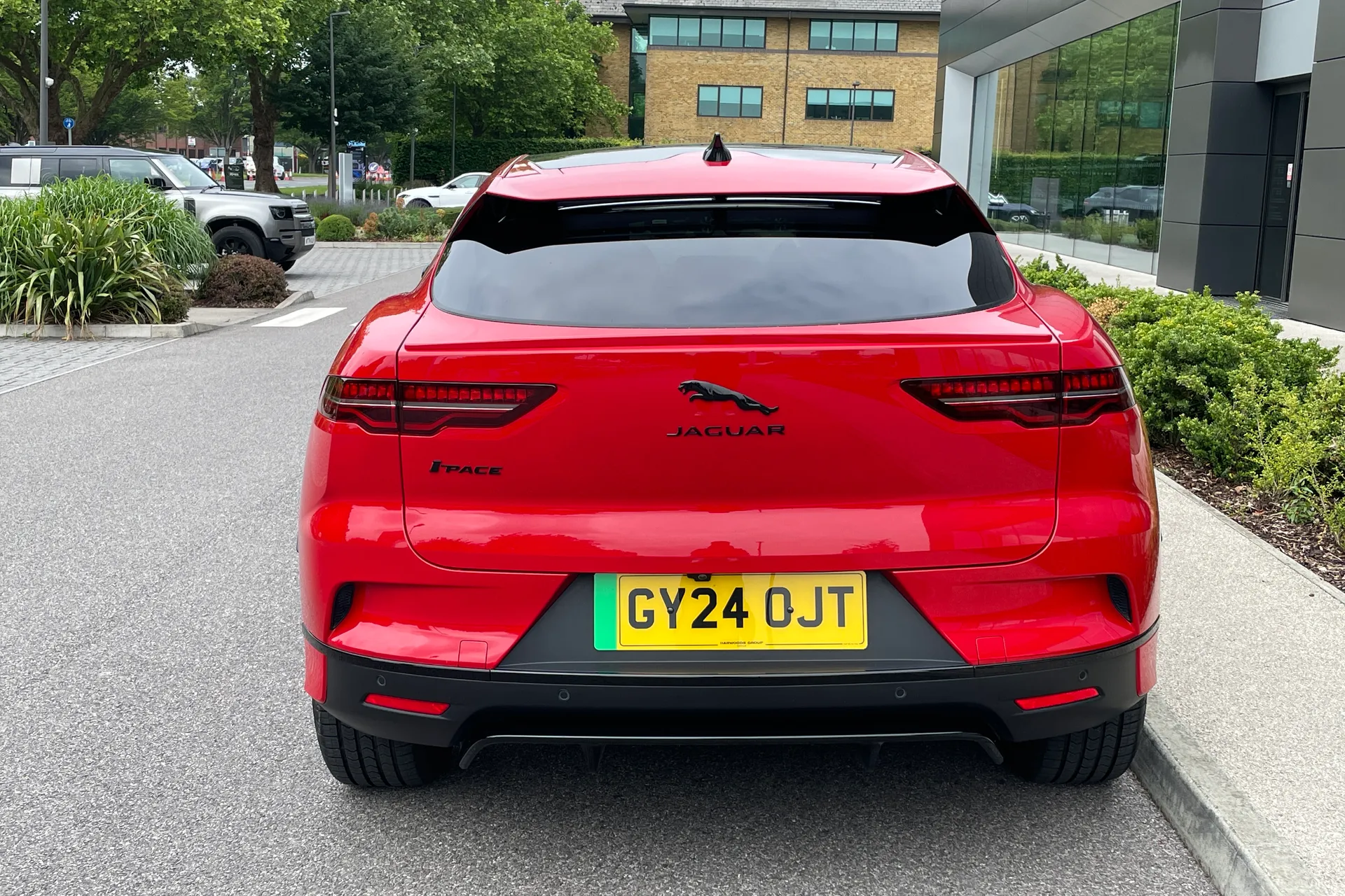 Jaguar I-PACE thumbnail image number 10