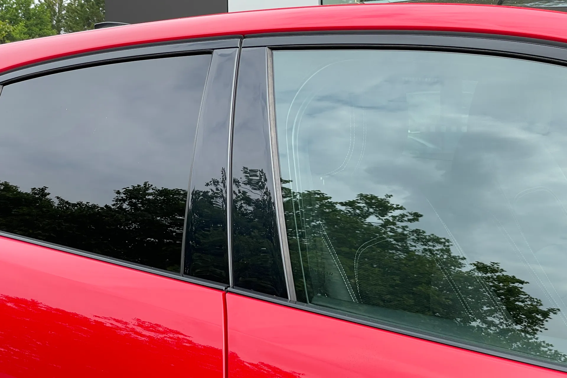 Jaguar I-PACE thumbnail image number 20