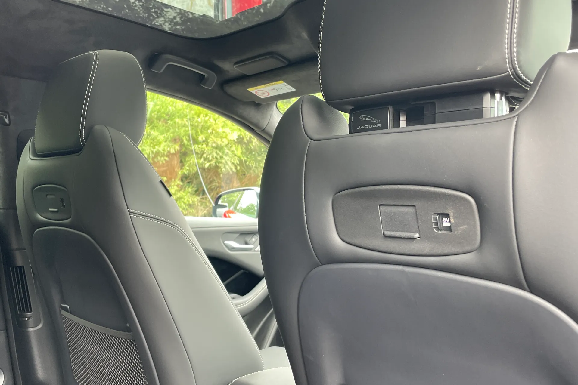 Jaguar I-PACE thumbnail image number 30