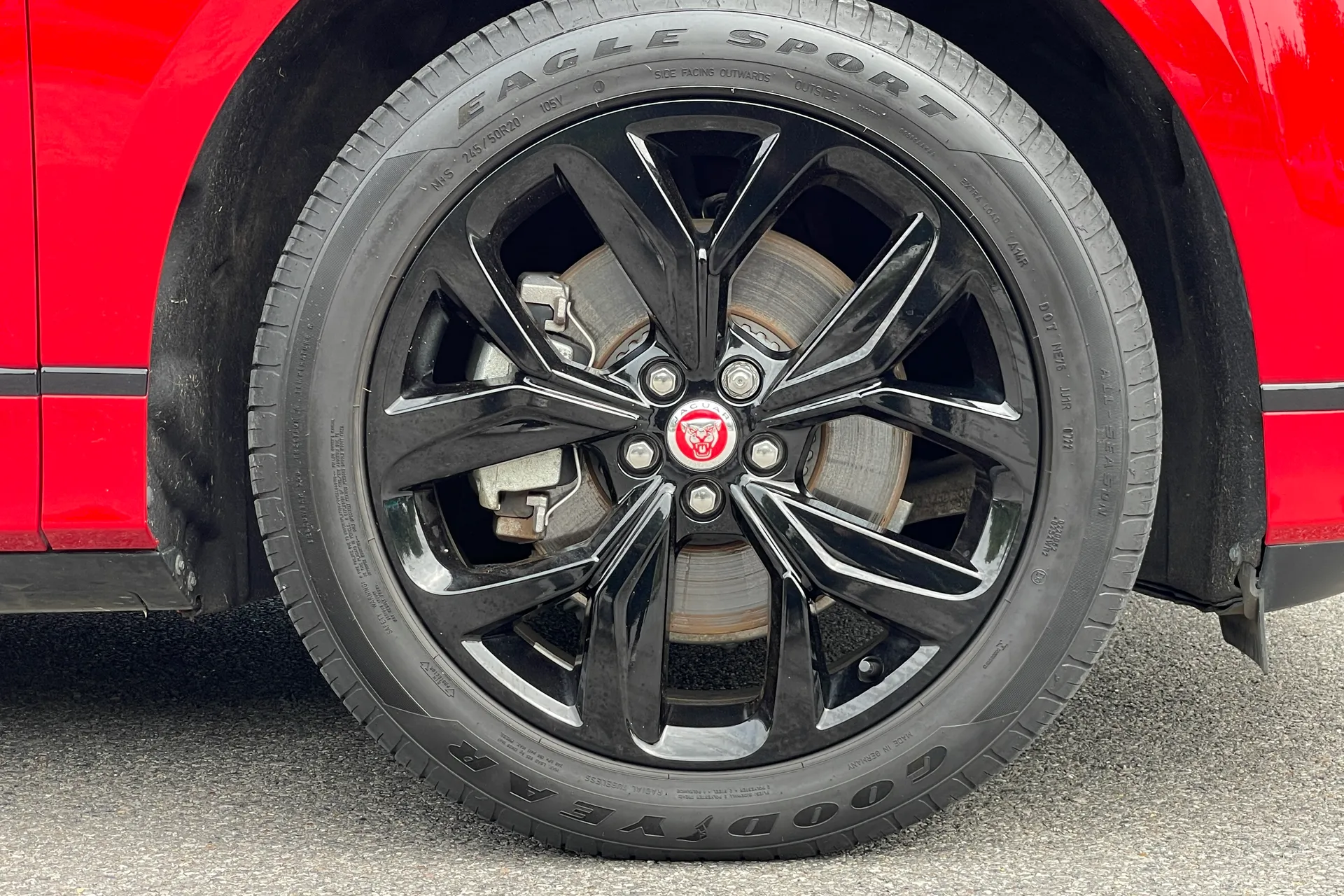 Jaguar I-PACE thumbnail image number 14