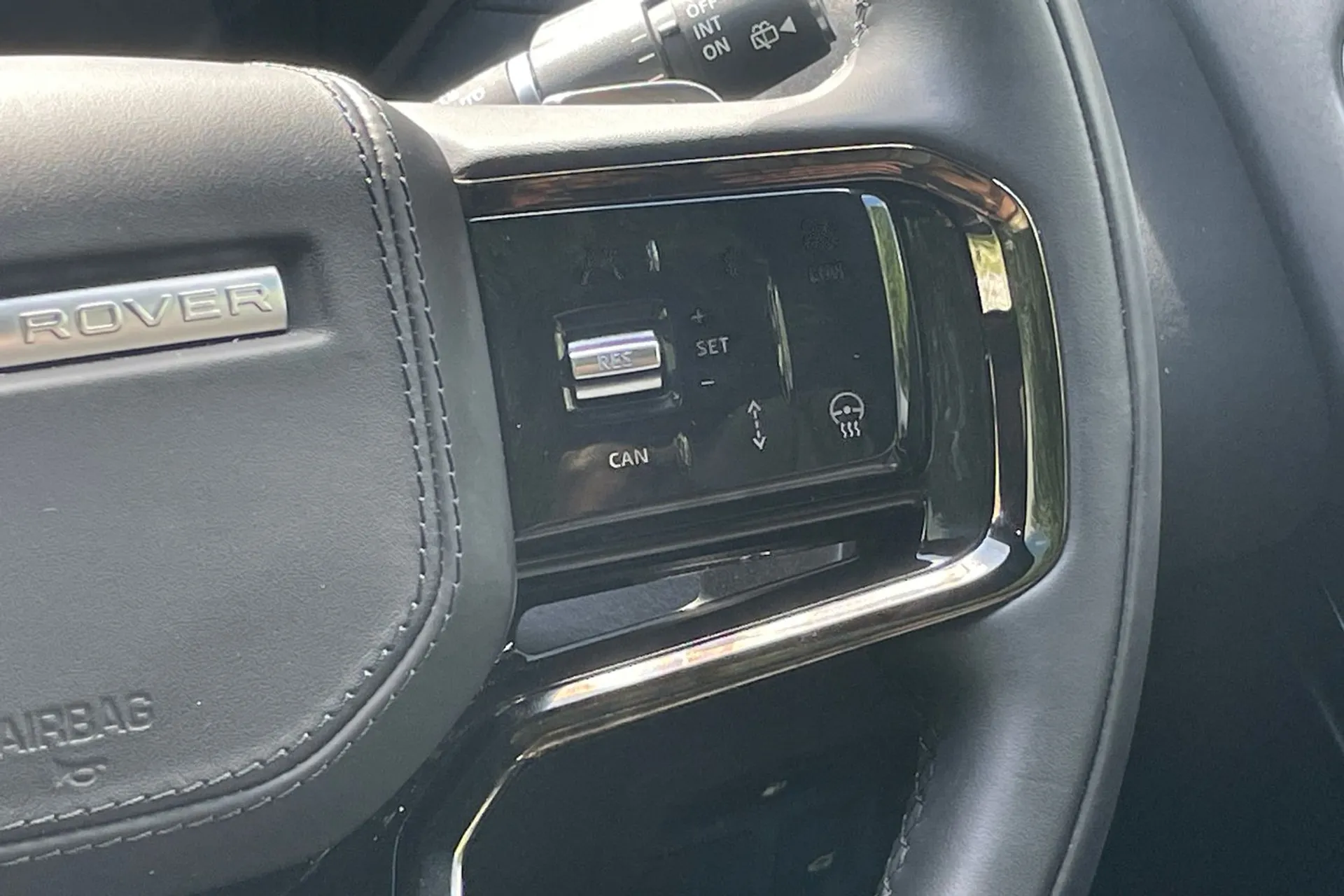 LAND ROVER RANGE ROVER VELAR thumbnail image number 42